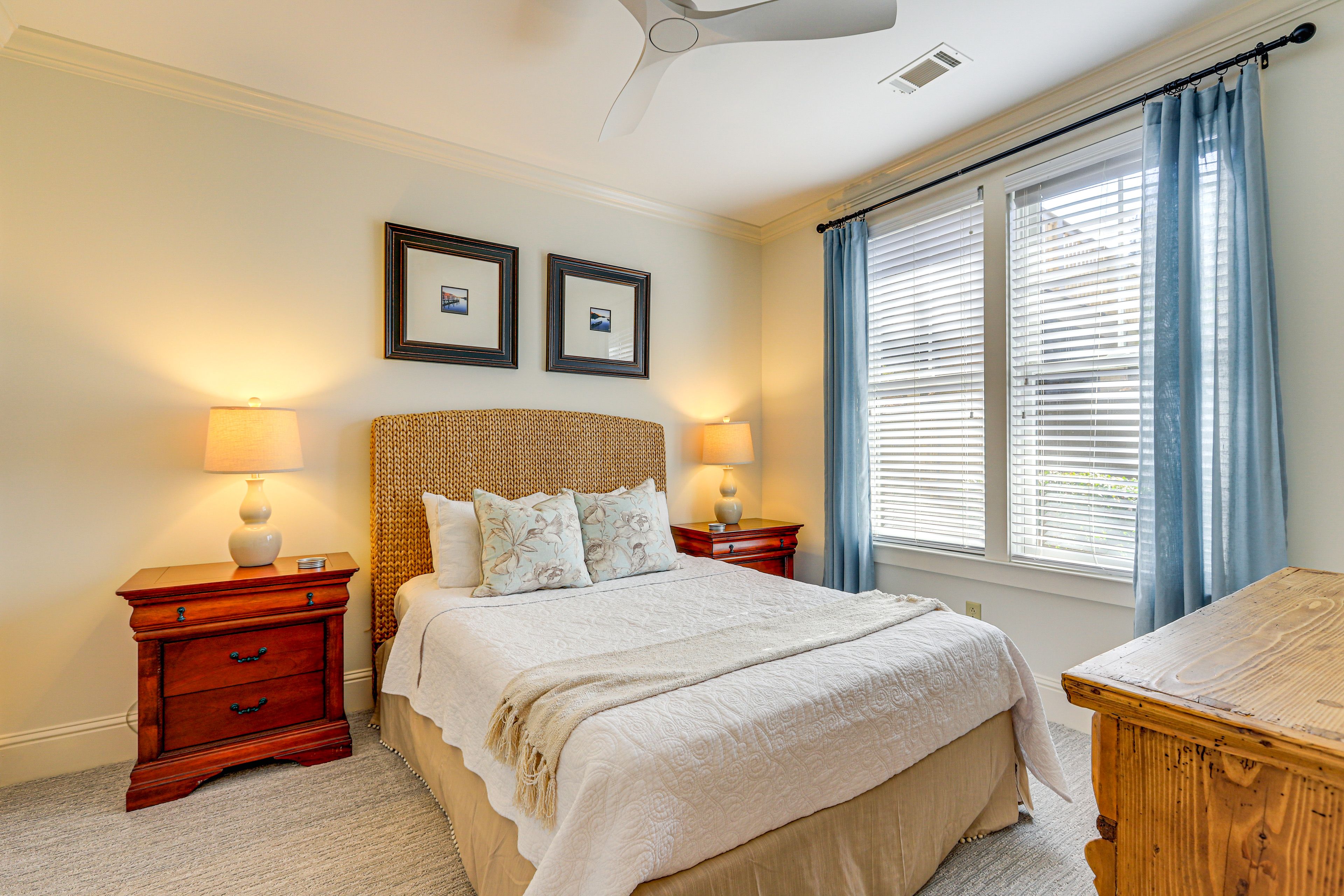 Bedroom 2 | Queen Bed | Smart TV