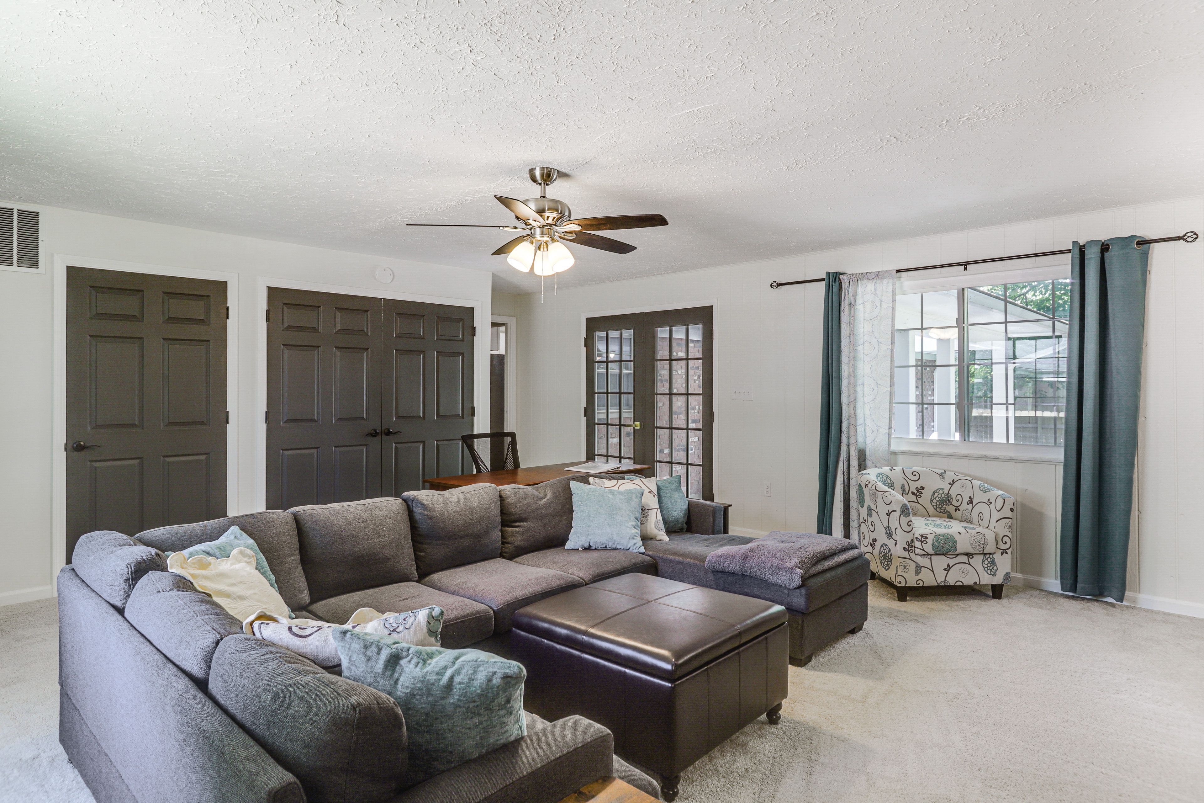 Living Room | Smart TV | Free WiFi | Sleeper Sofa