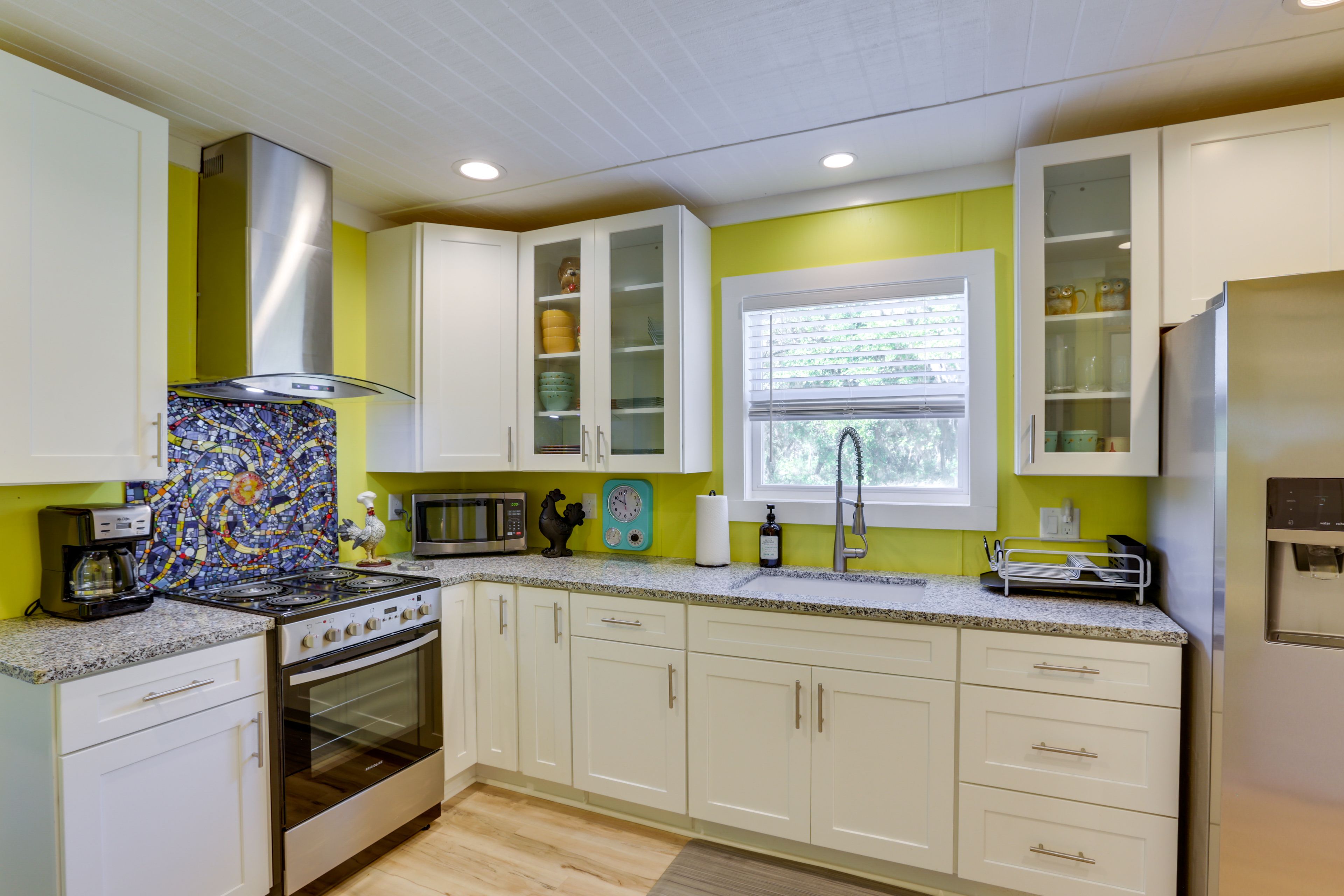 Kitchen | Cooking Basics | Dishware & Flatware | Keurig | Trash Bags