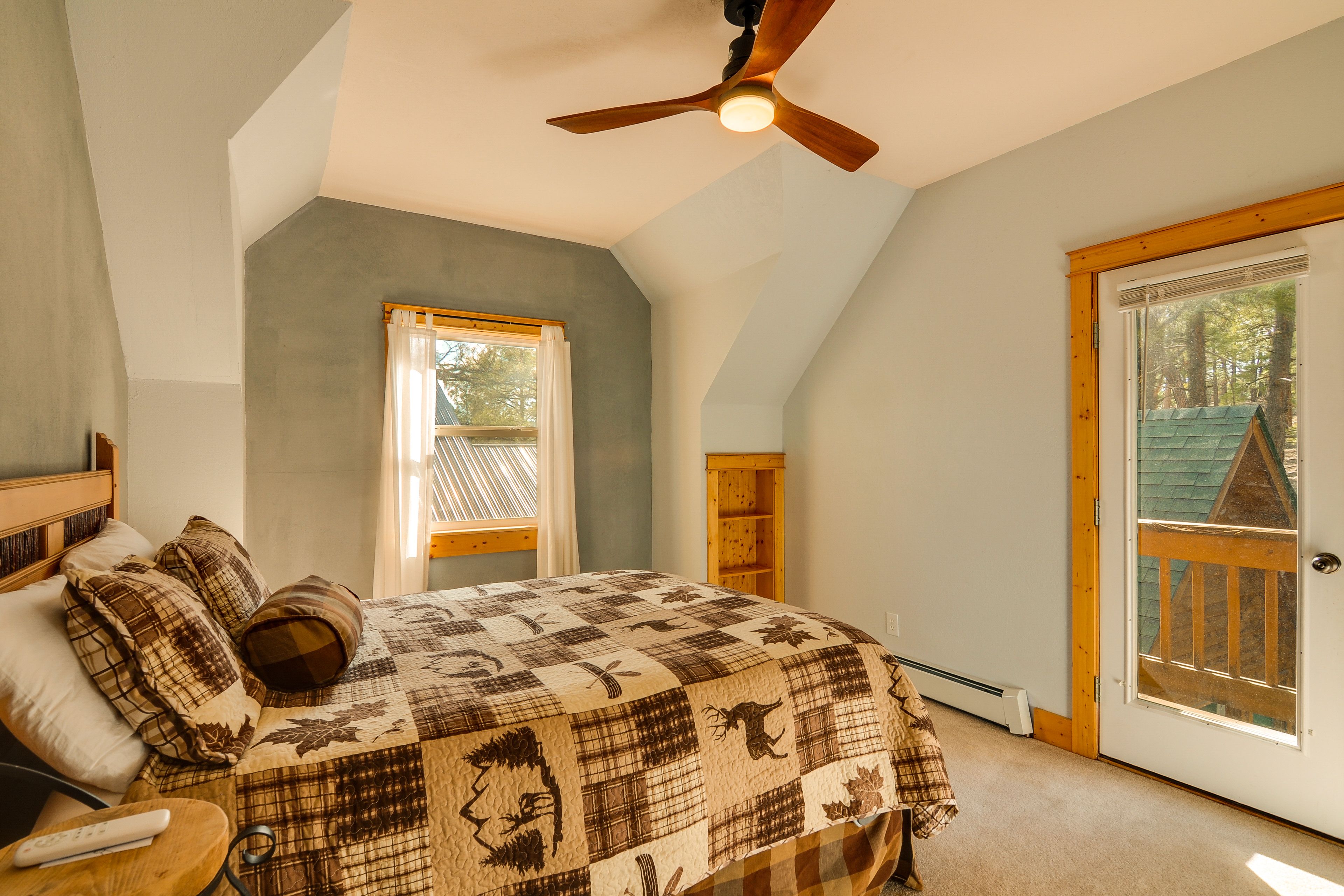 Bedroom 3 | Queen Bed | 2nd Floor | Balcony