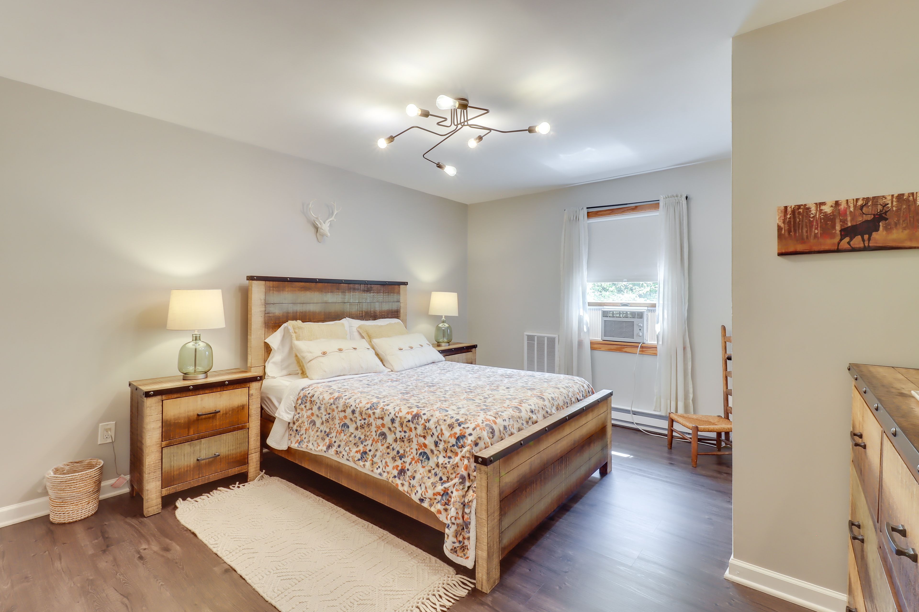 Bedroom 3 | Queen Bed | 2nd Floor | Smart TV
