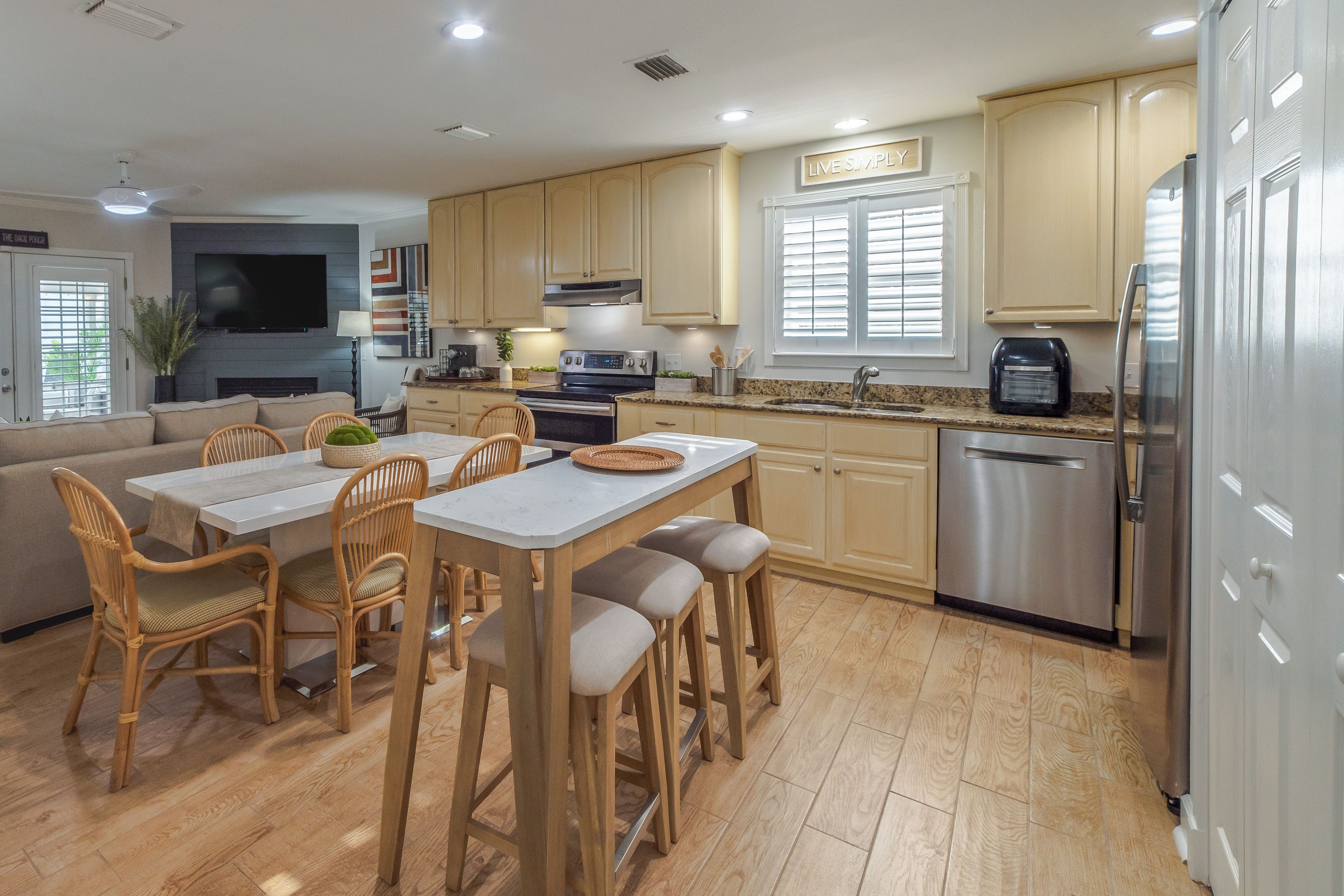 Kitchen | Cooking Basics | Coffee Maker | Paper Towels/Trash Bags Provided