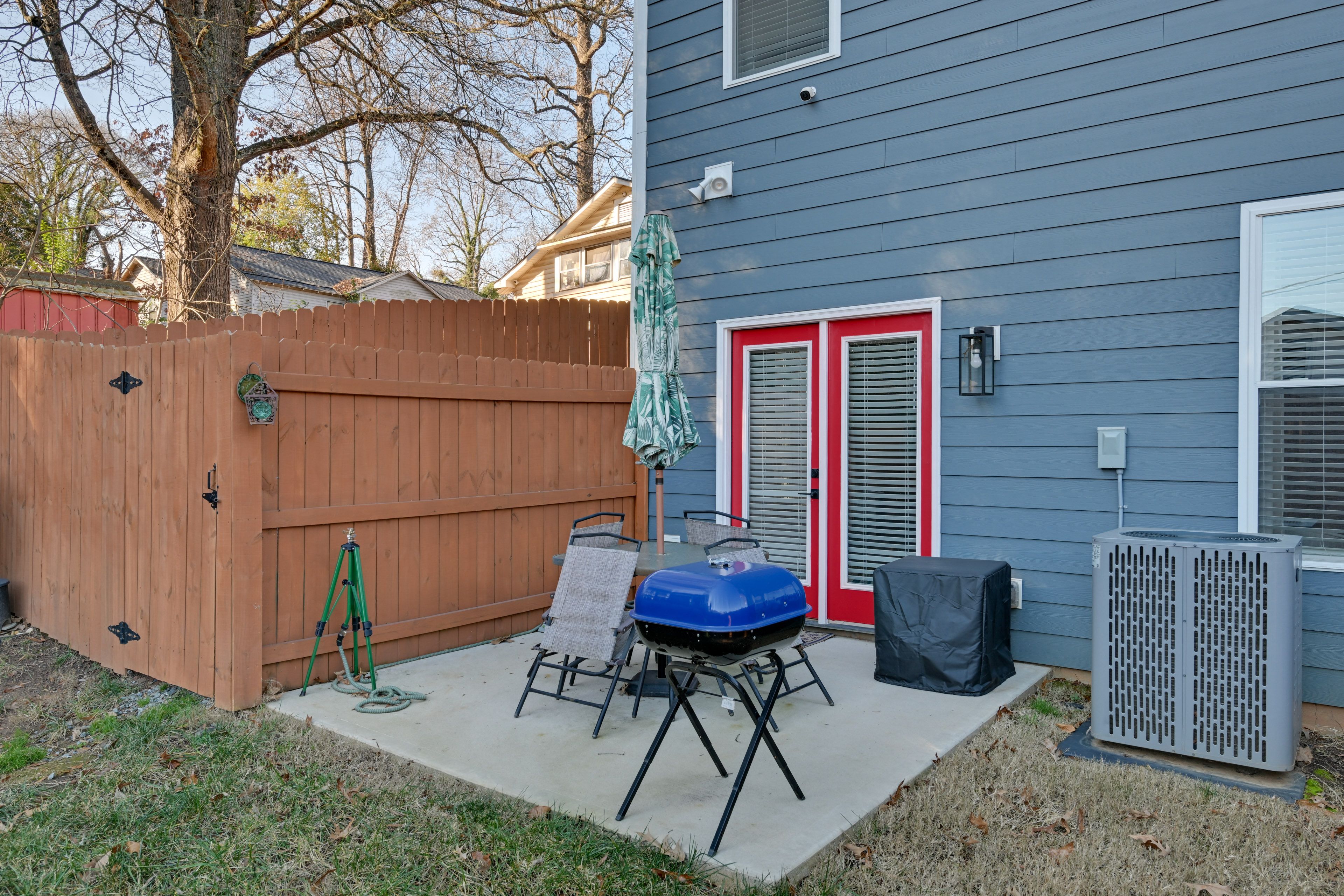 Private Patio | Outdoor Dining | Charcoal Grill