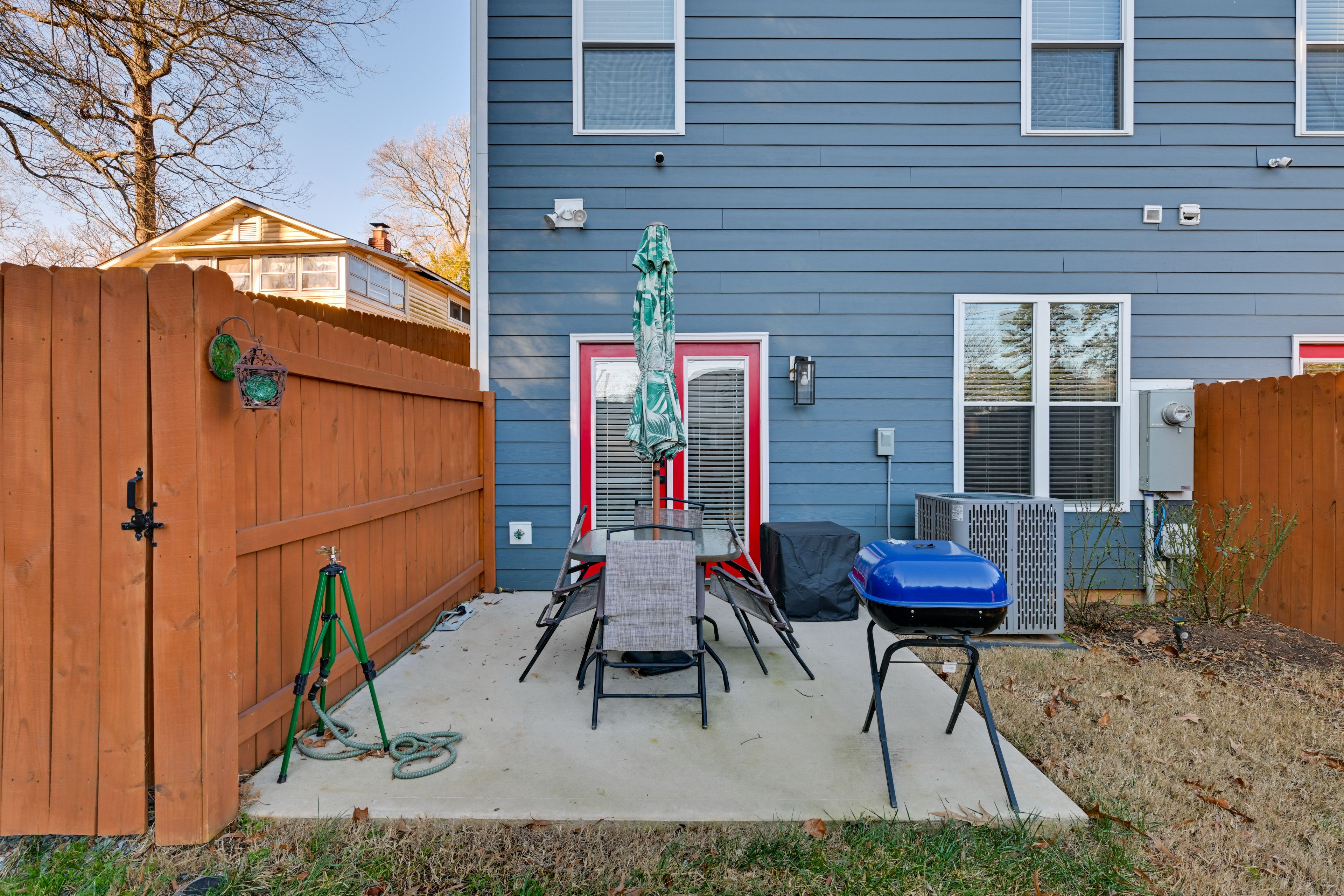 Fenced Backyard | Self Check-In | 3 Mi to Uptown Charlotte