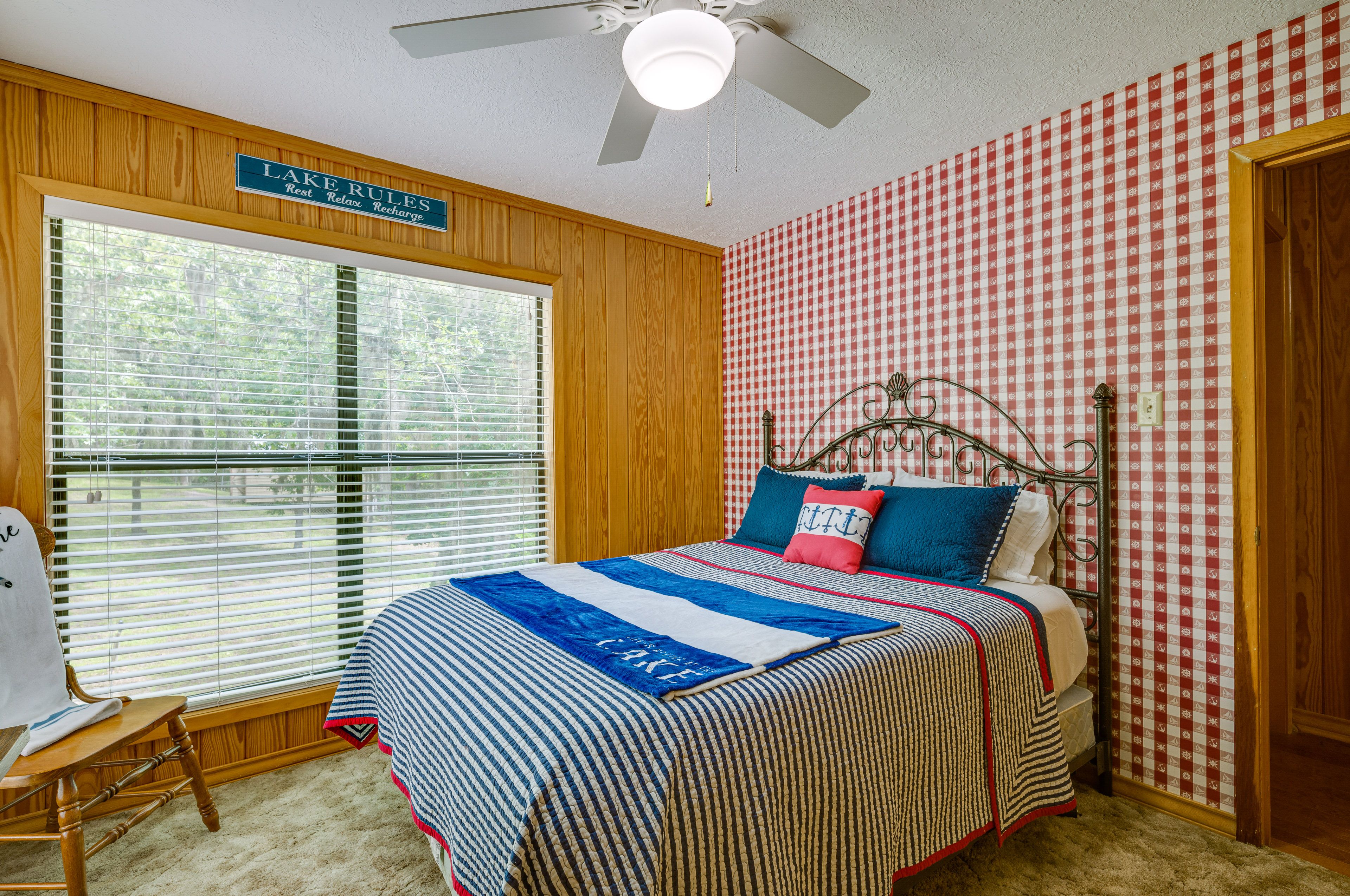 Bedroom 2 | Queen Bed | Smart TV