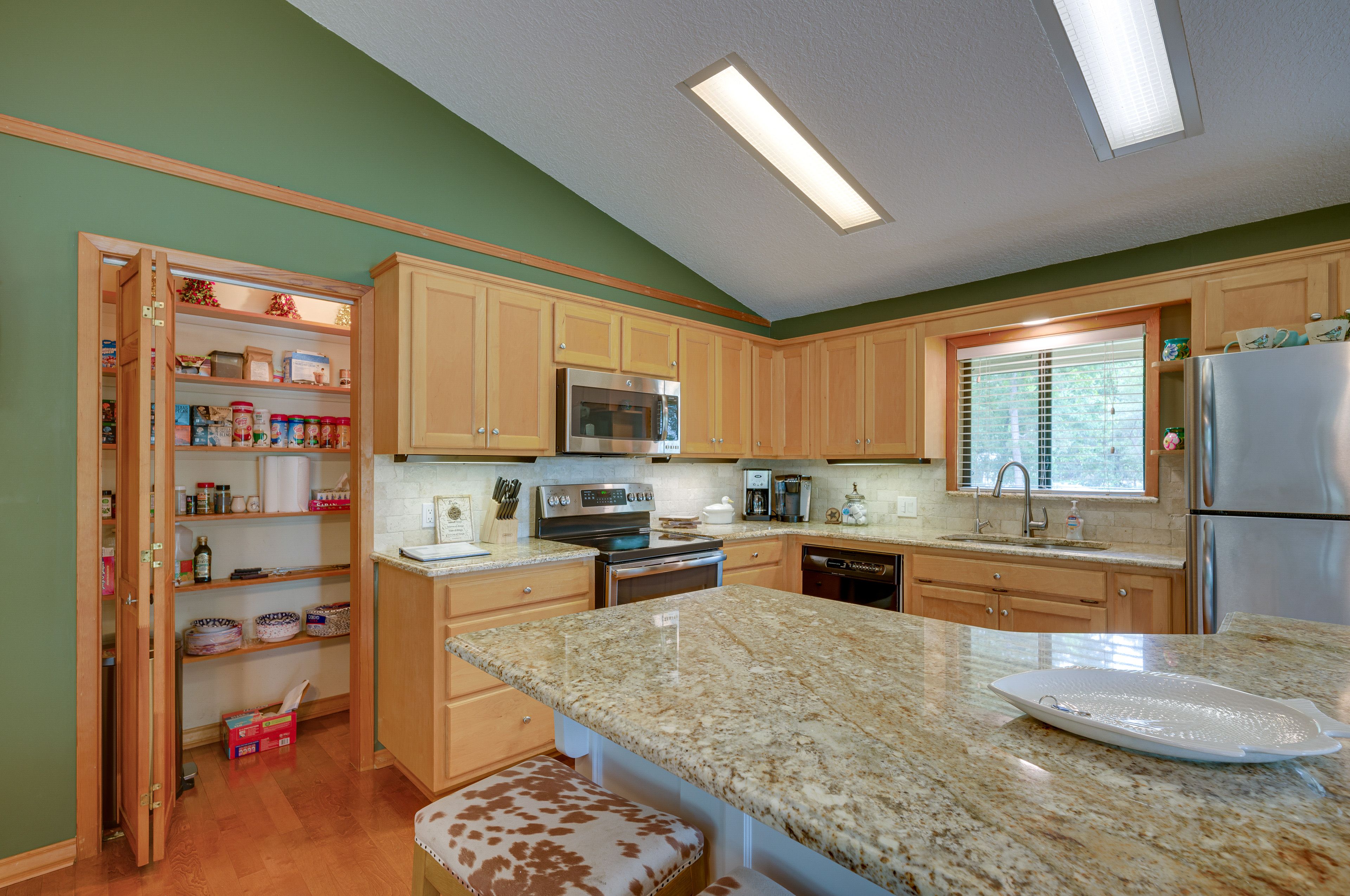 Kitchen | Cooking Basics | Keurig Coffee Makers | Breakfast Bar