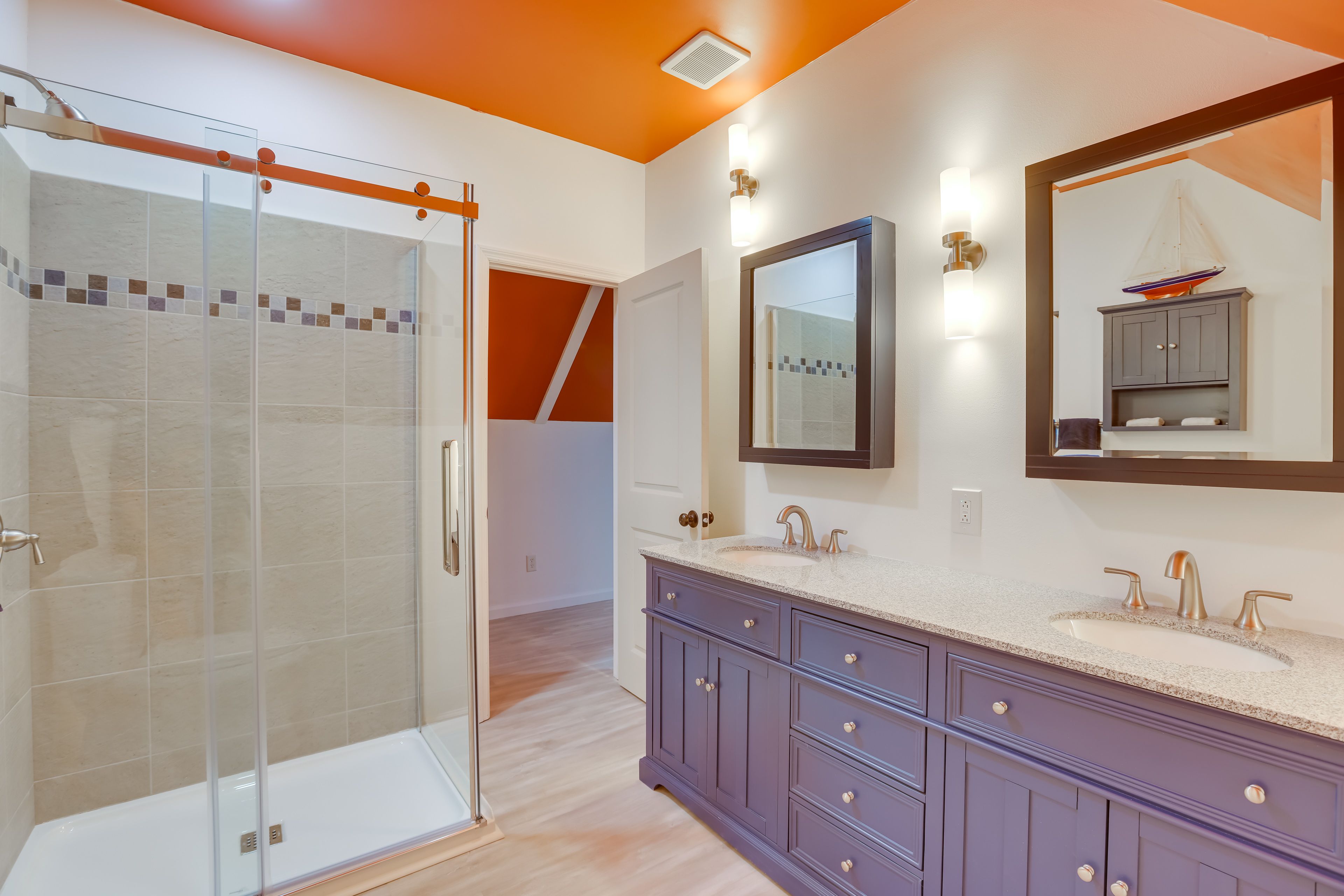 Full Bathroom | Complimentary Toiletries