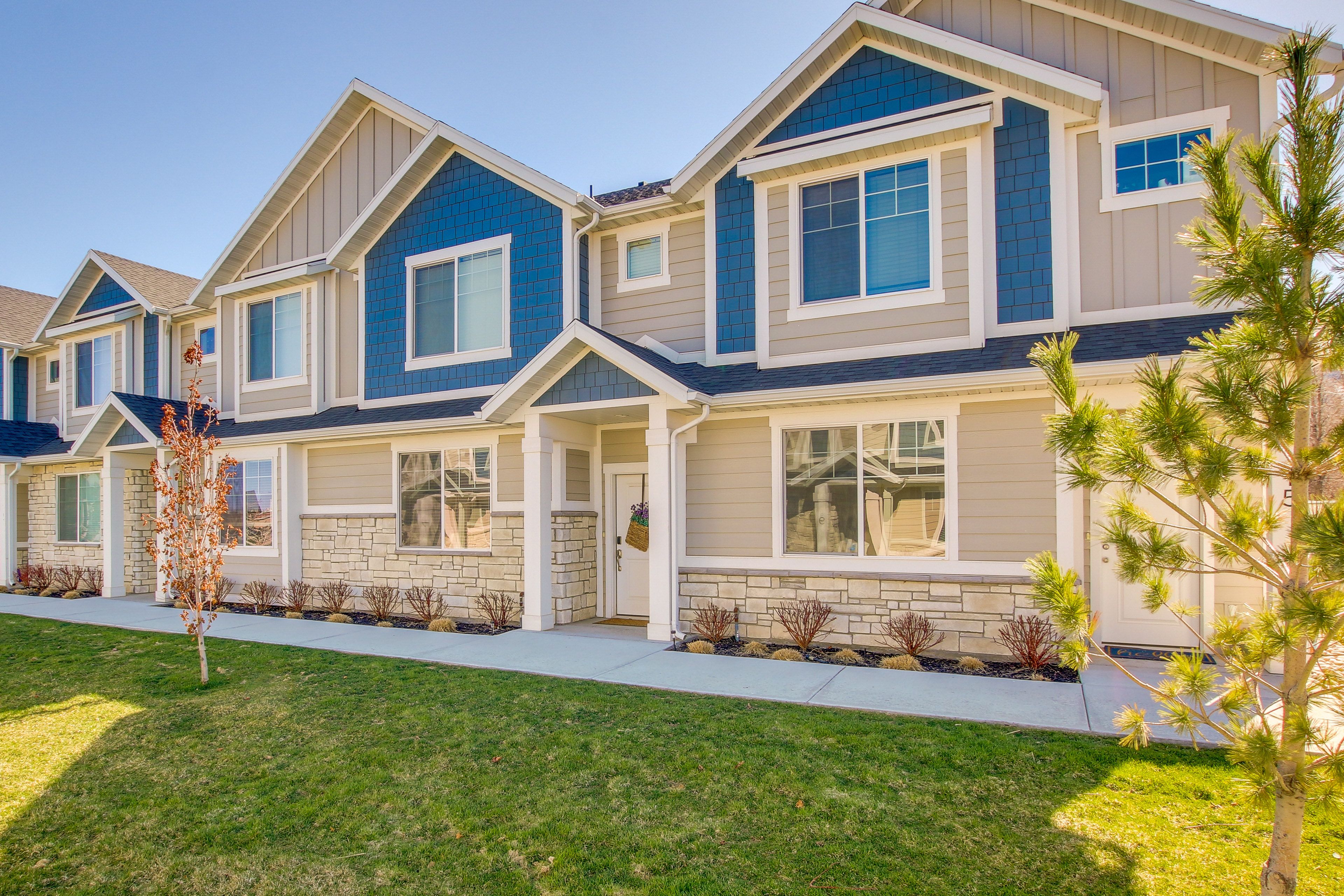 Providence Vacation Rental | 3BR | 2.5BA | 1,344 Sq Ft | Step-Free Entry