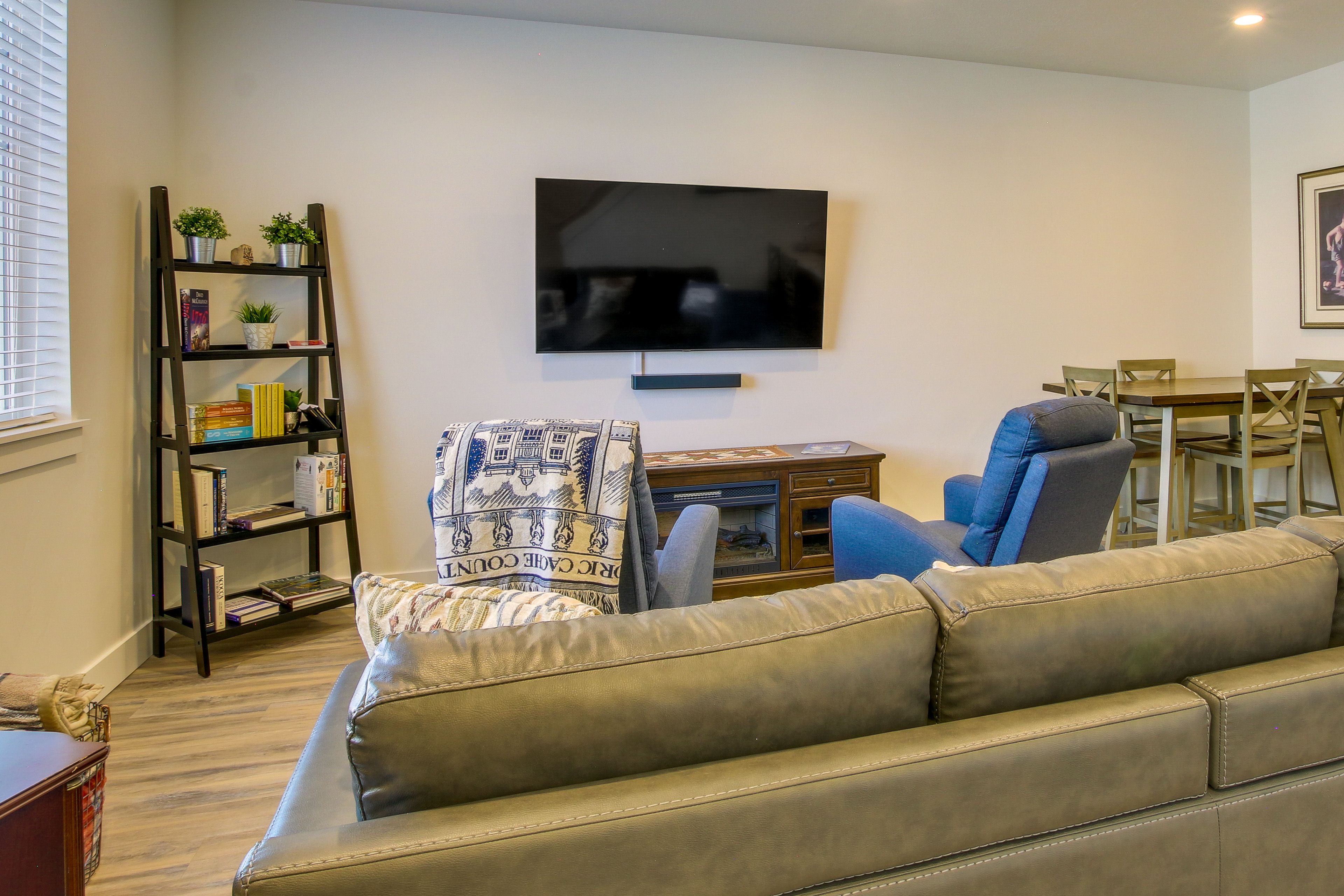 Living Room | Keyless Entry