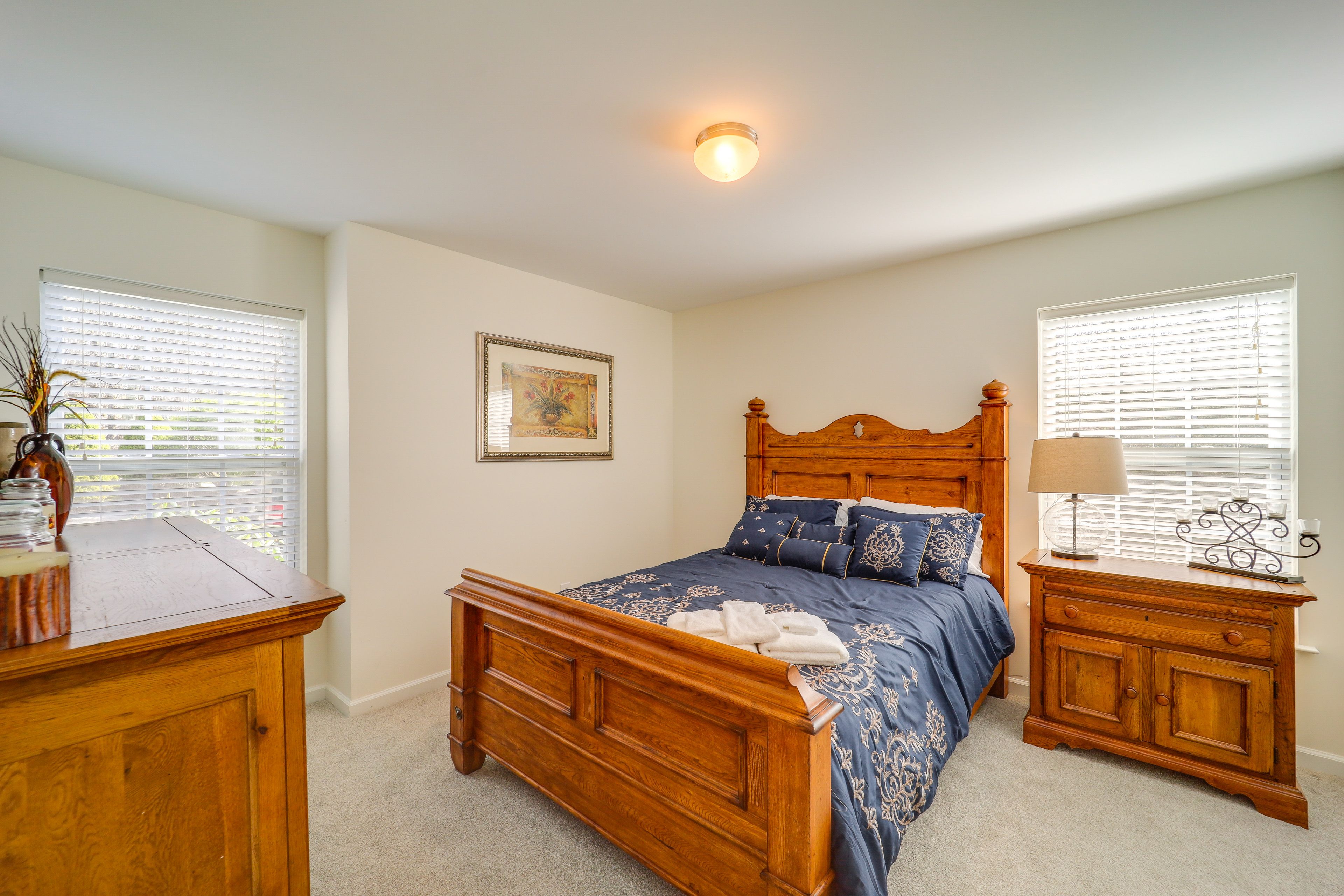 Bedroom 2 | Queen Bed