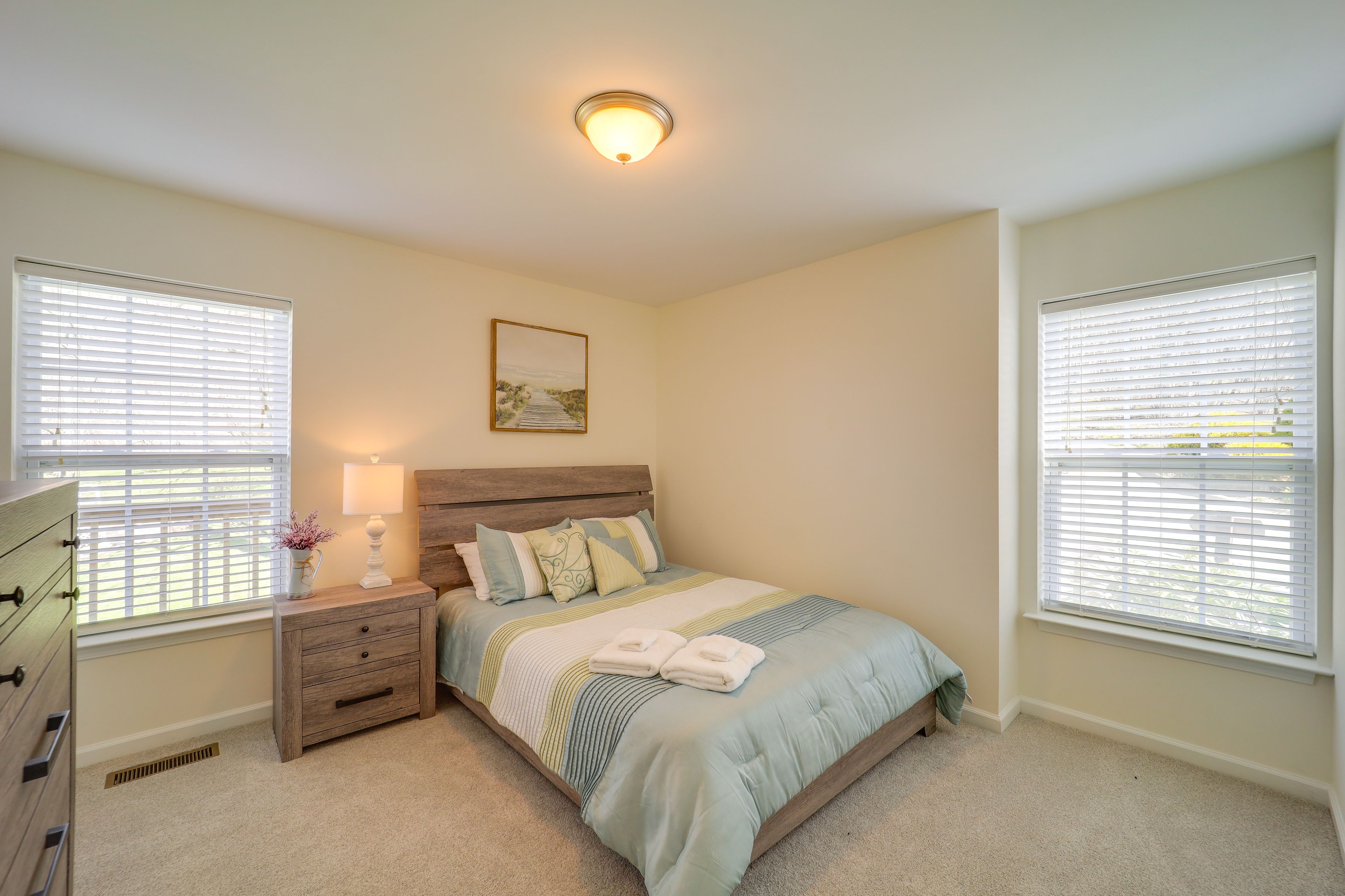 Bedroom 3 | Queen Bed