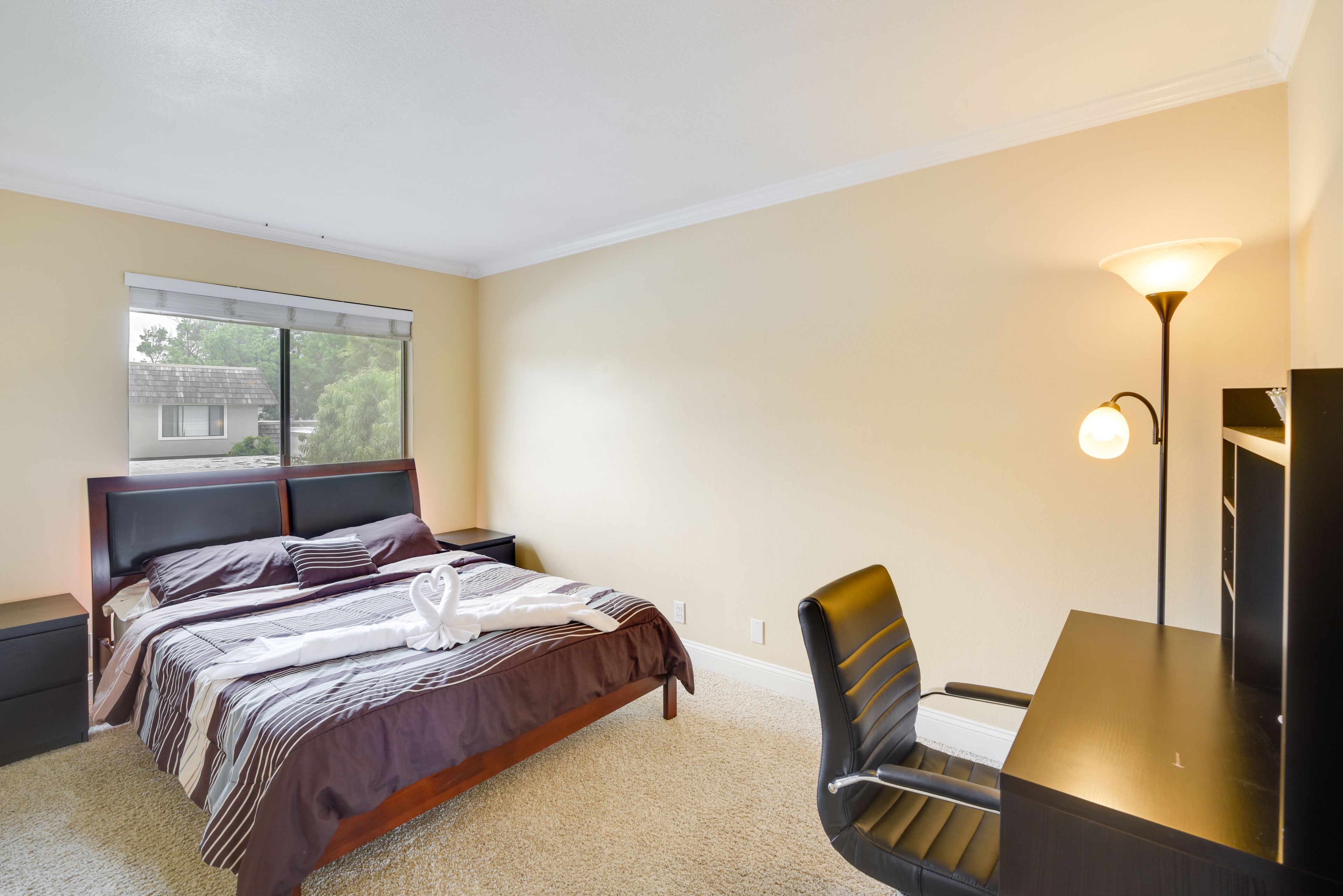 Bedroom 2 | Upper Level | Queen Bed | Desk Workspace