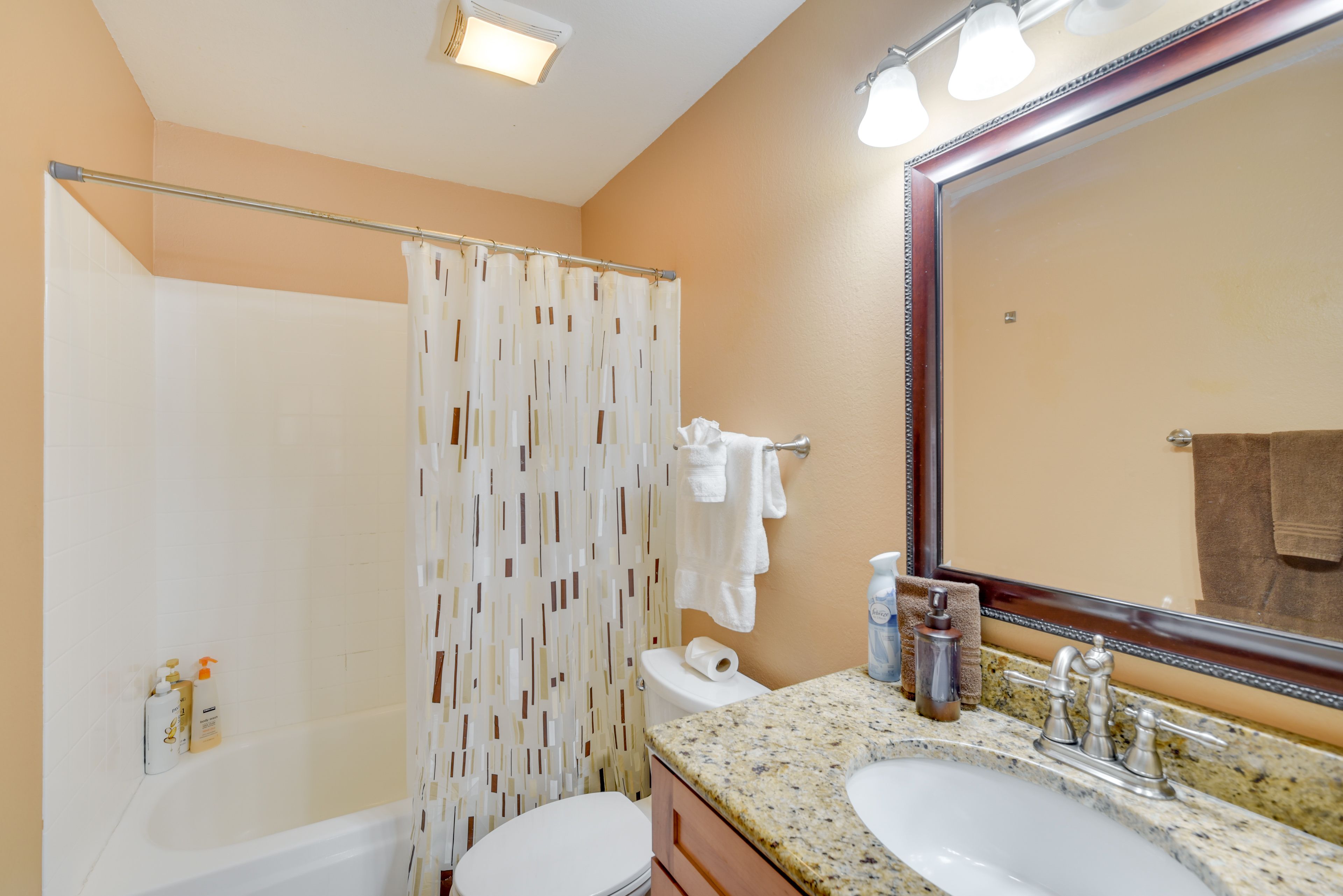 Full Bathroom | Hair Dryer | Iron & Board