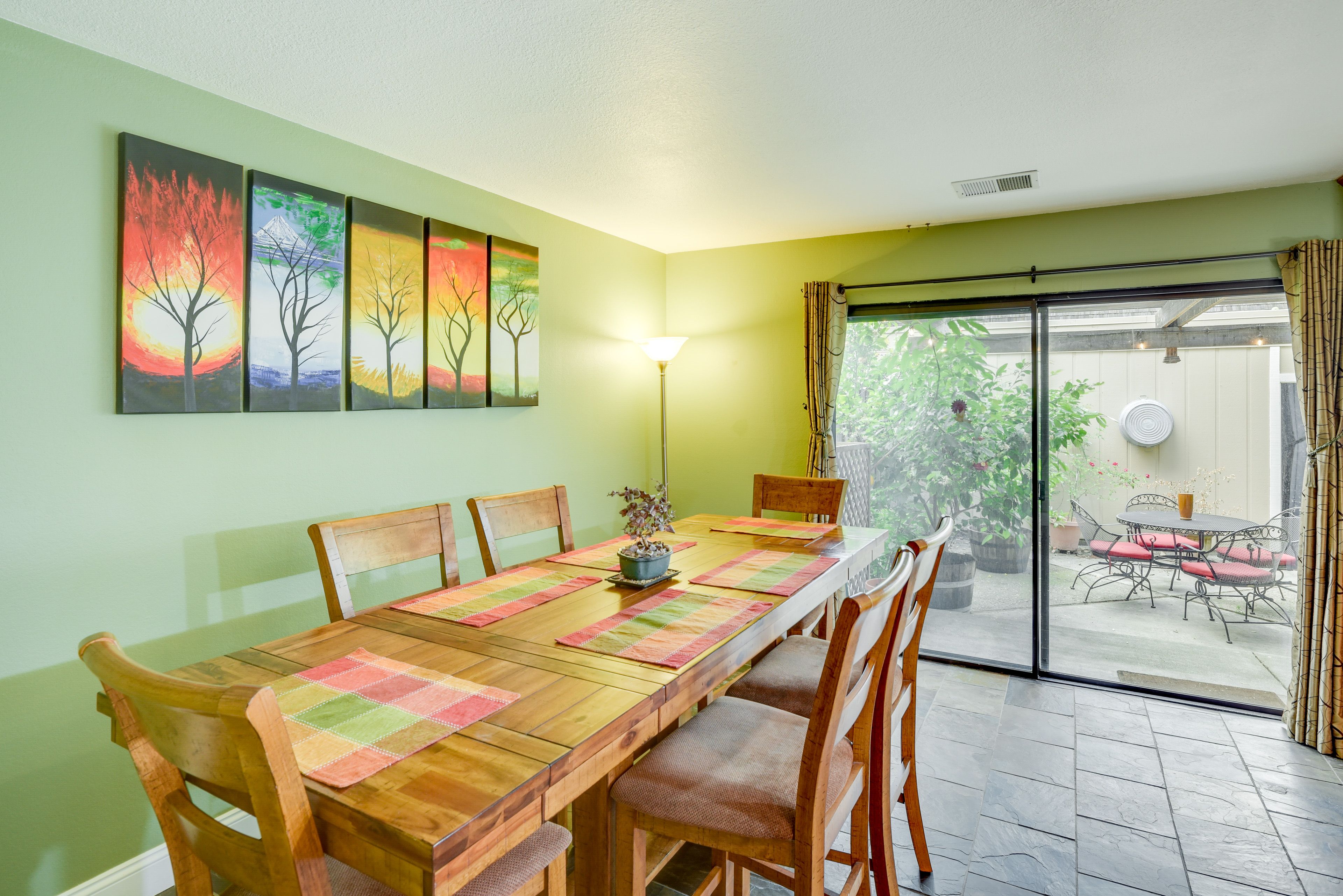 Dining Area | Dishware Provided