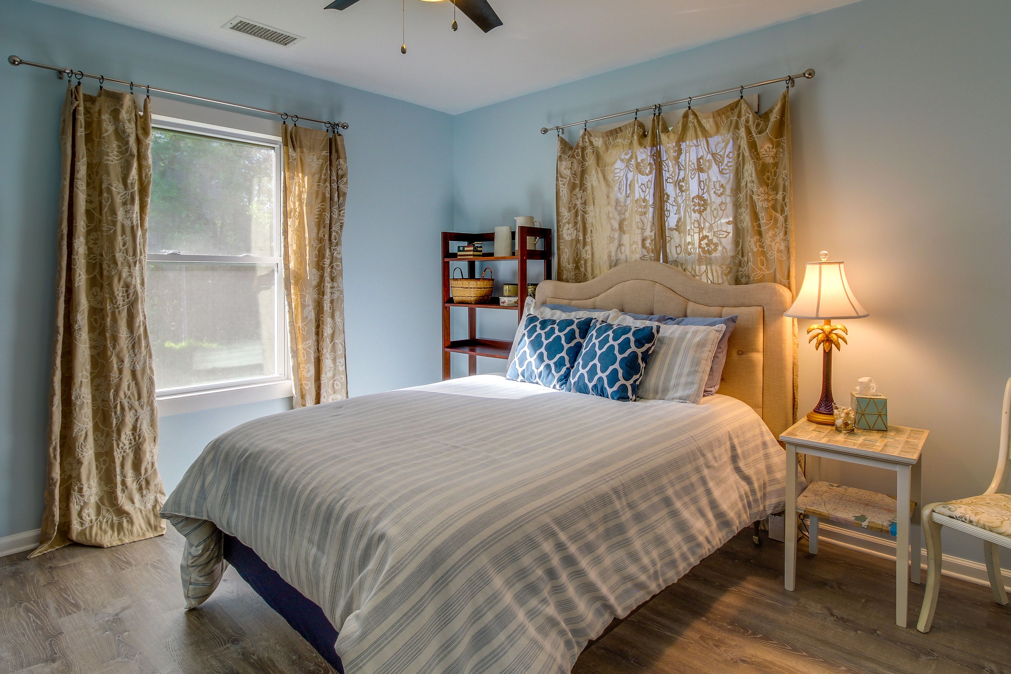 Bedroom 2 | Queen Bed | Main Floor