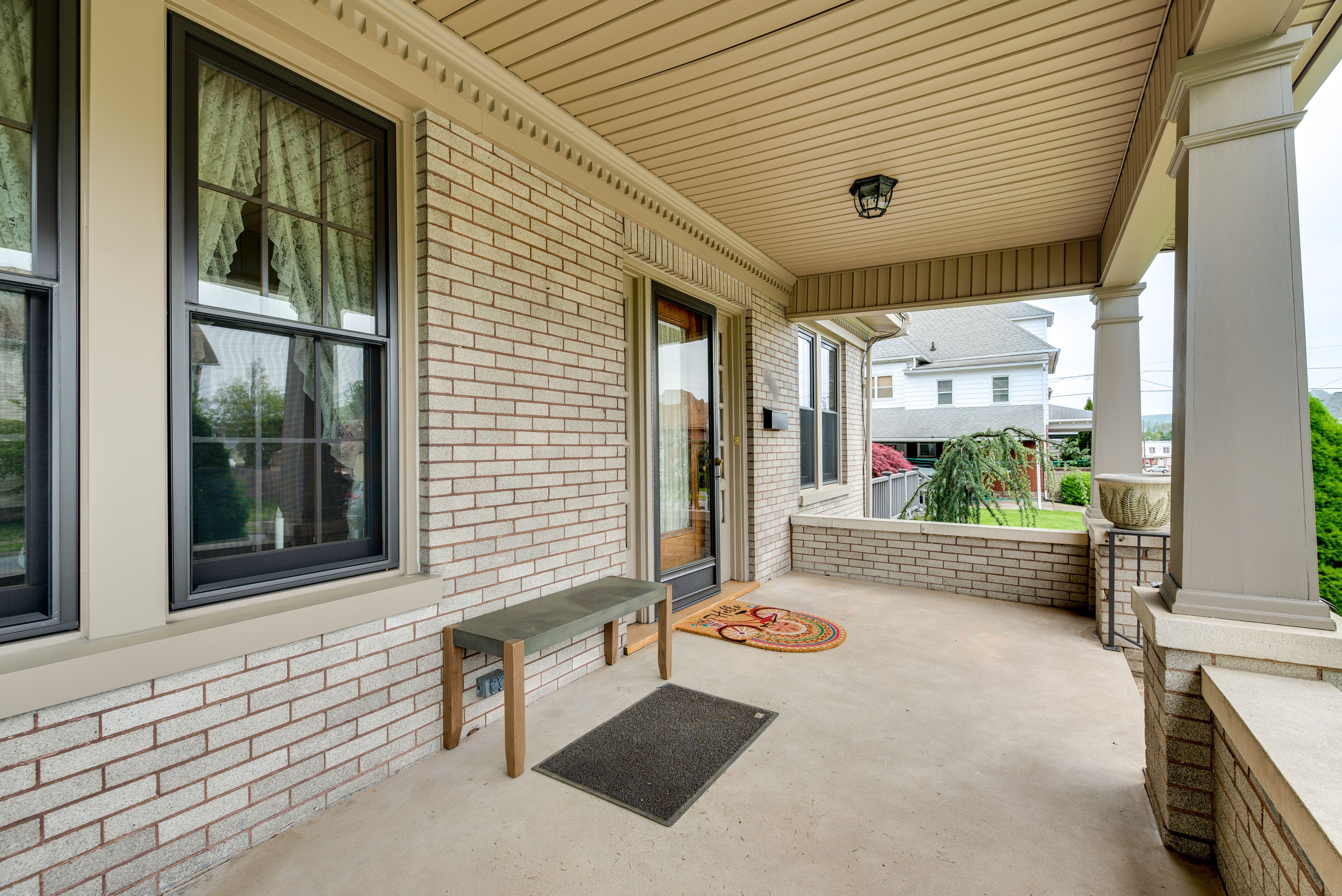 Porch | Outdoor Seating
