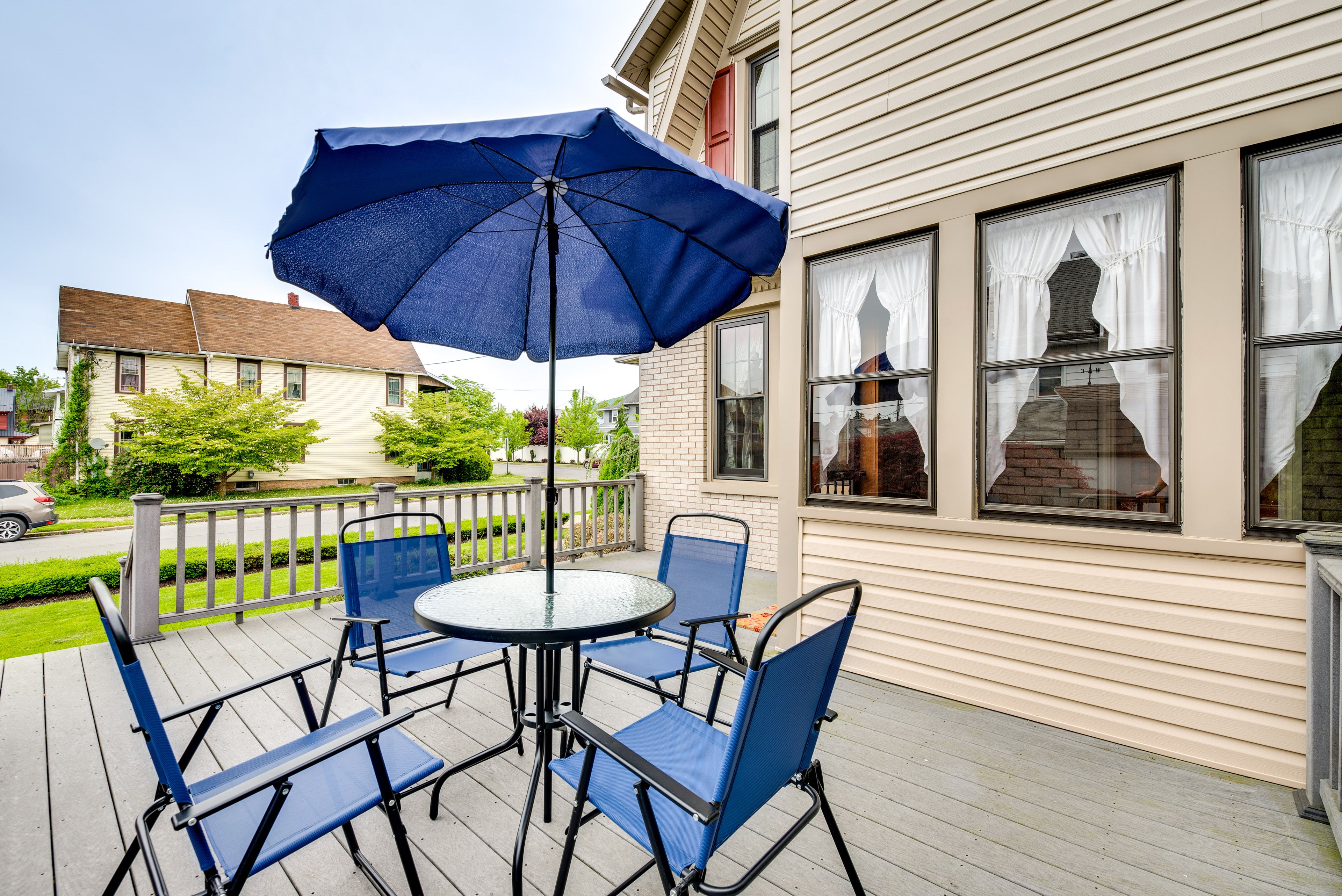 Deck | Outdoor Seating & Dining | Free WiFi