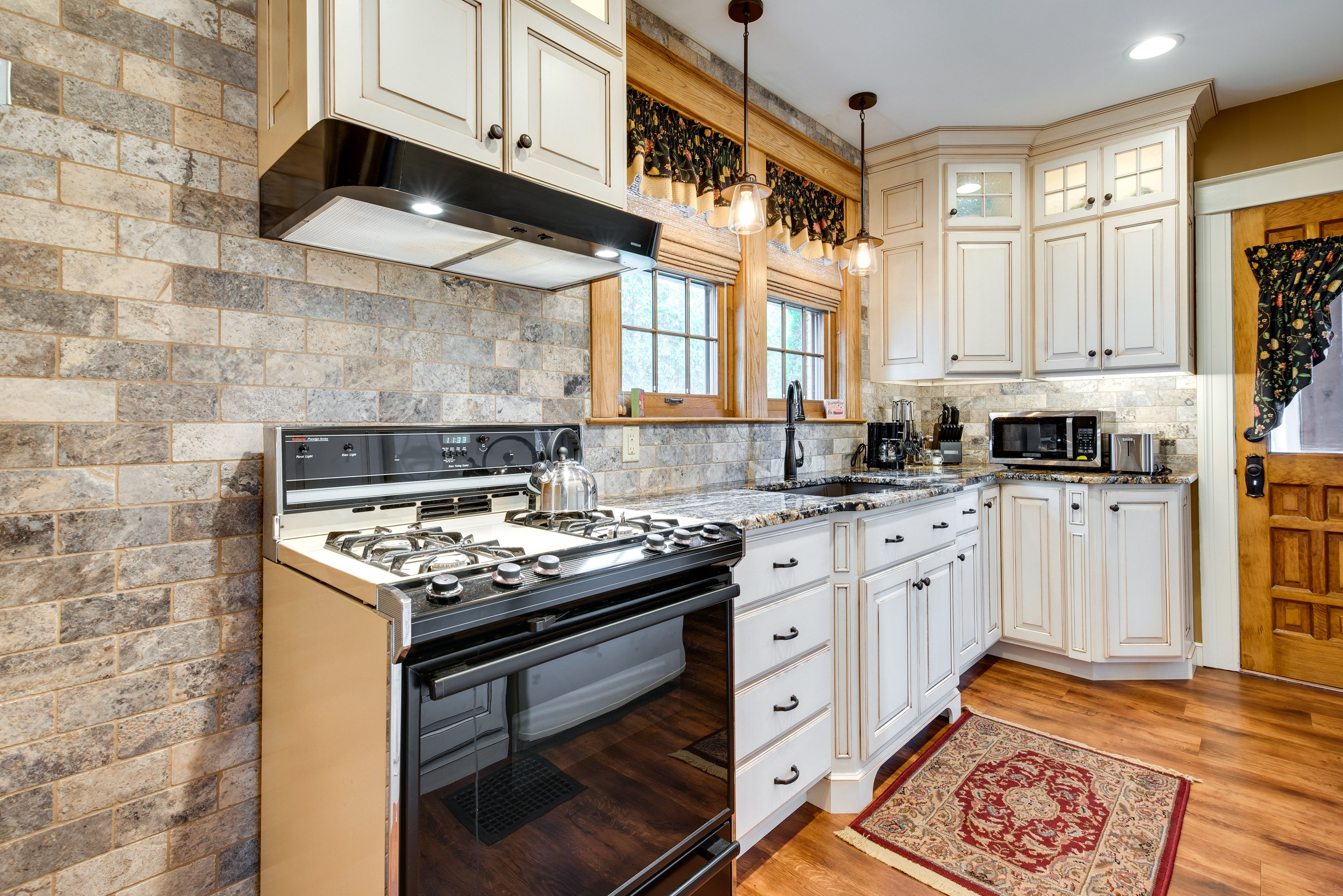 Williamsport Vacation Rental | 2BR | 1BA | 1,600 Sq Ft | Stairs Required