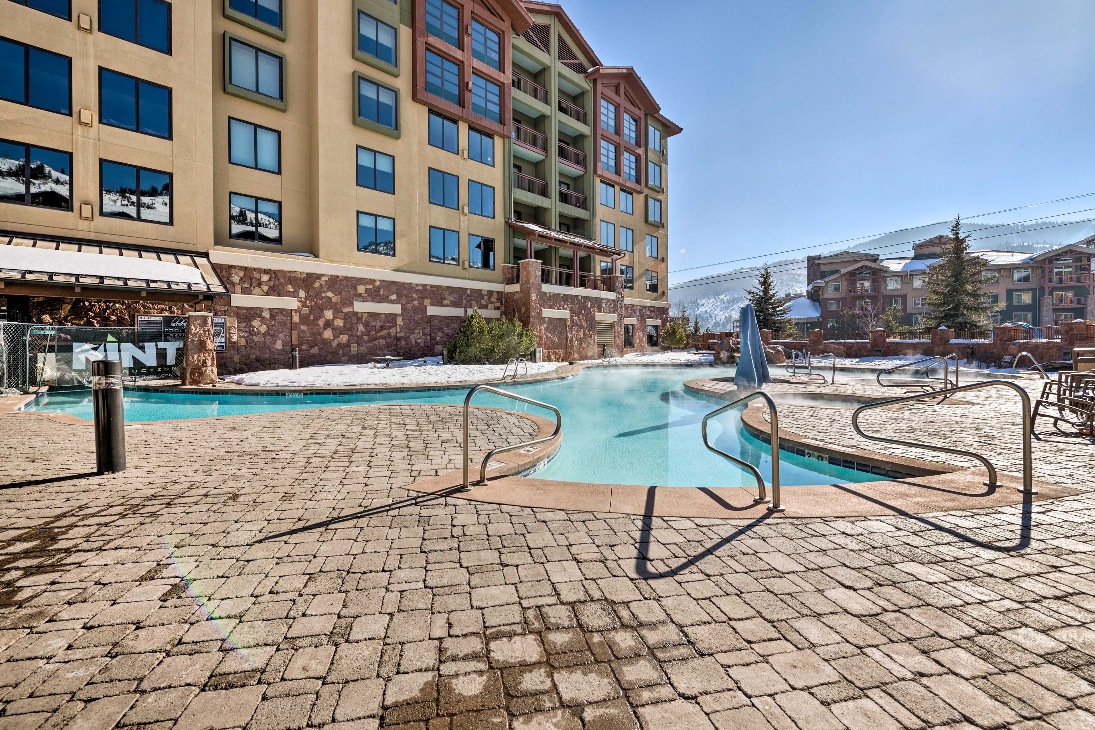 Grand Summit Resort Amenities | Outdoor Pool & Hot Tub