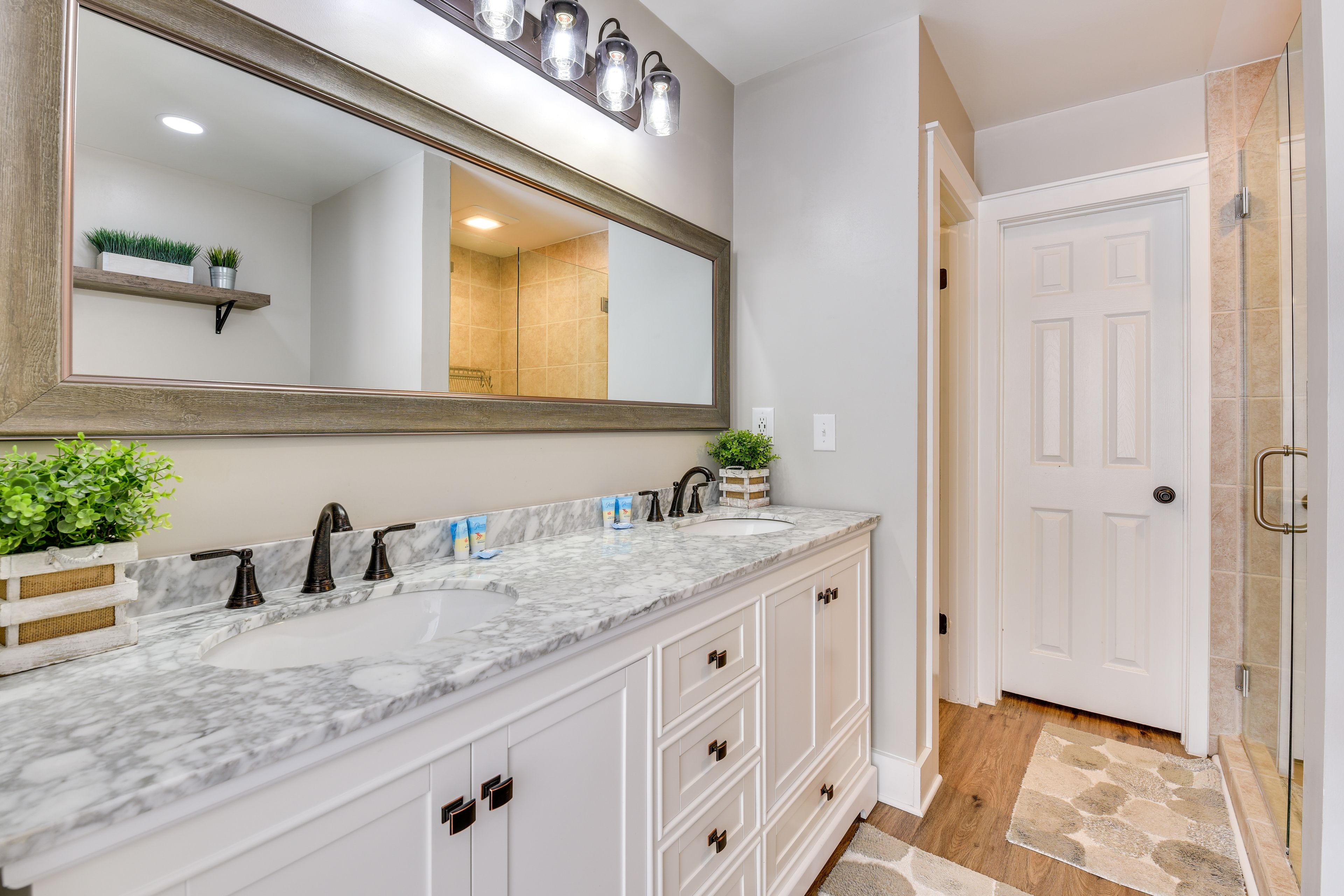 En-Suite Bathroom
