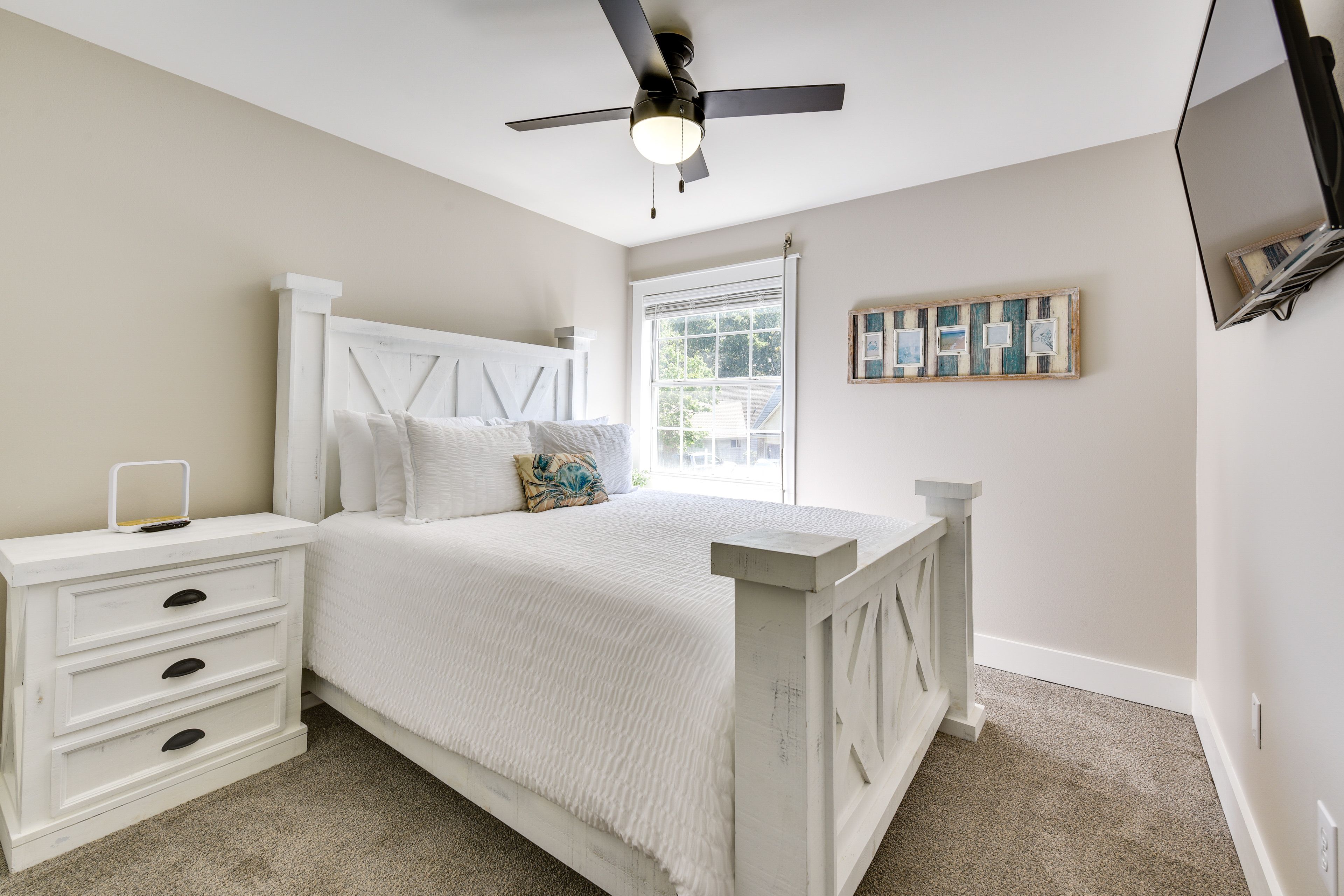 Bedroom 3 | Queen Bed