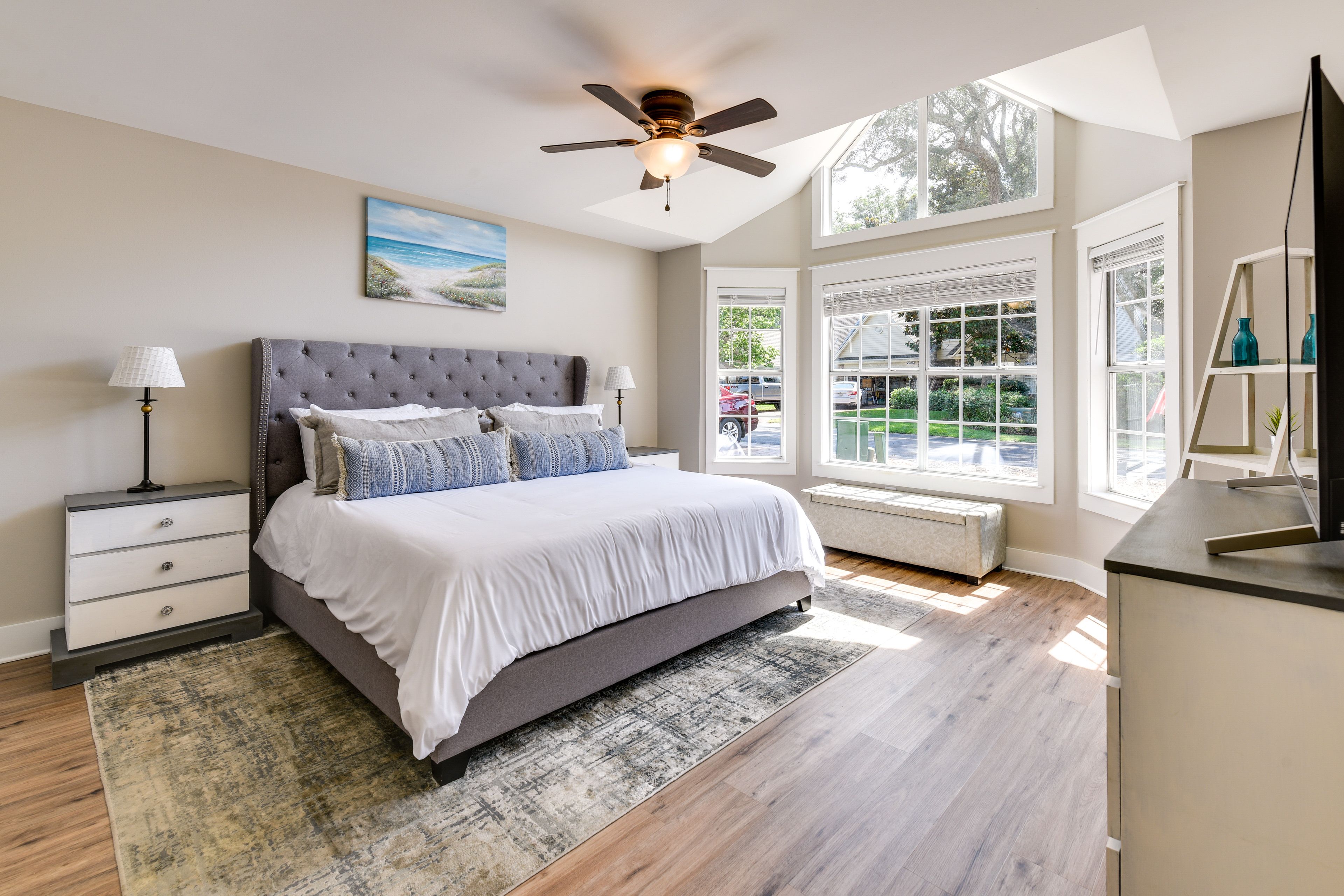 Bedroom 1 | King Bed