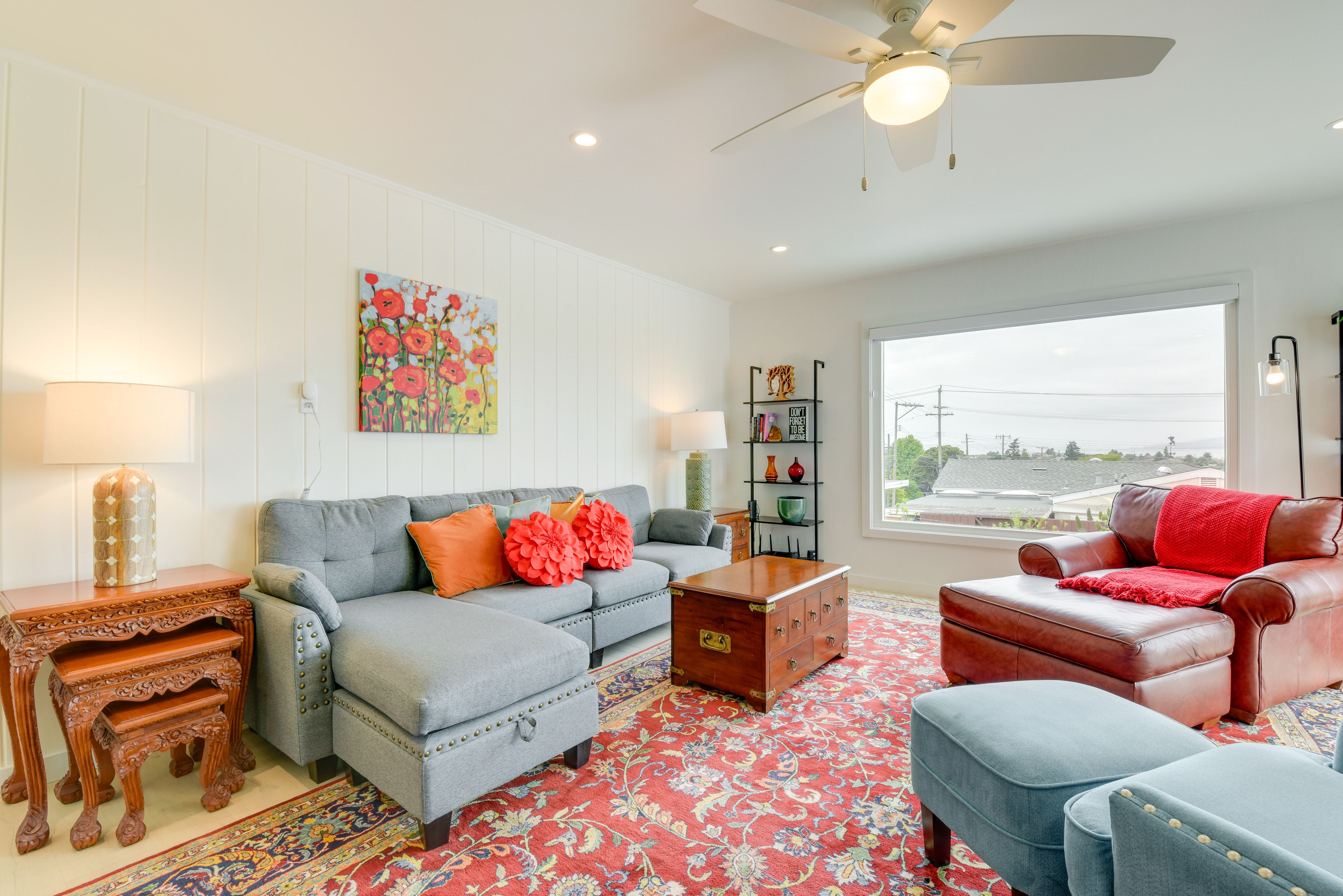Living Room | Smart TV w/ Cable