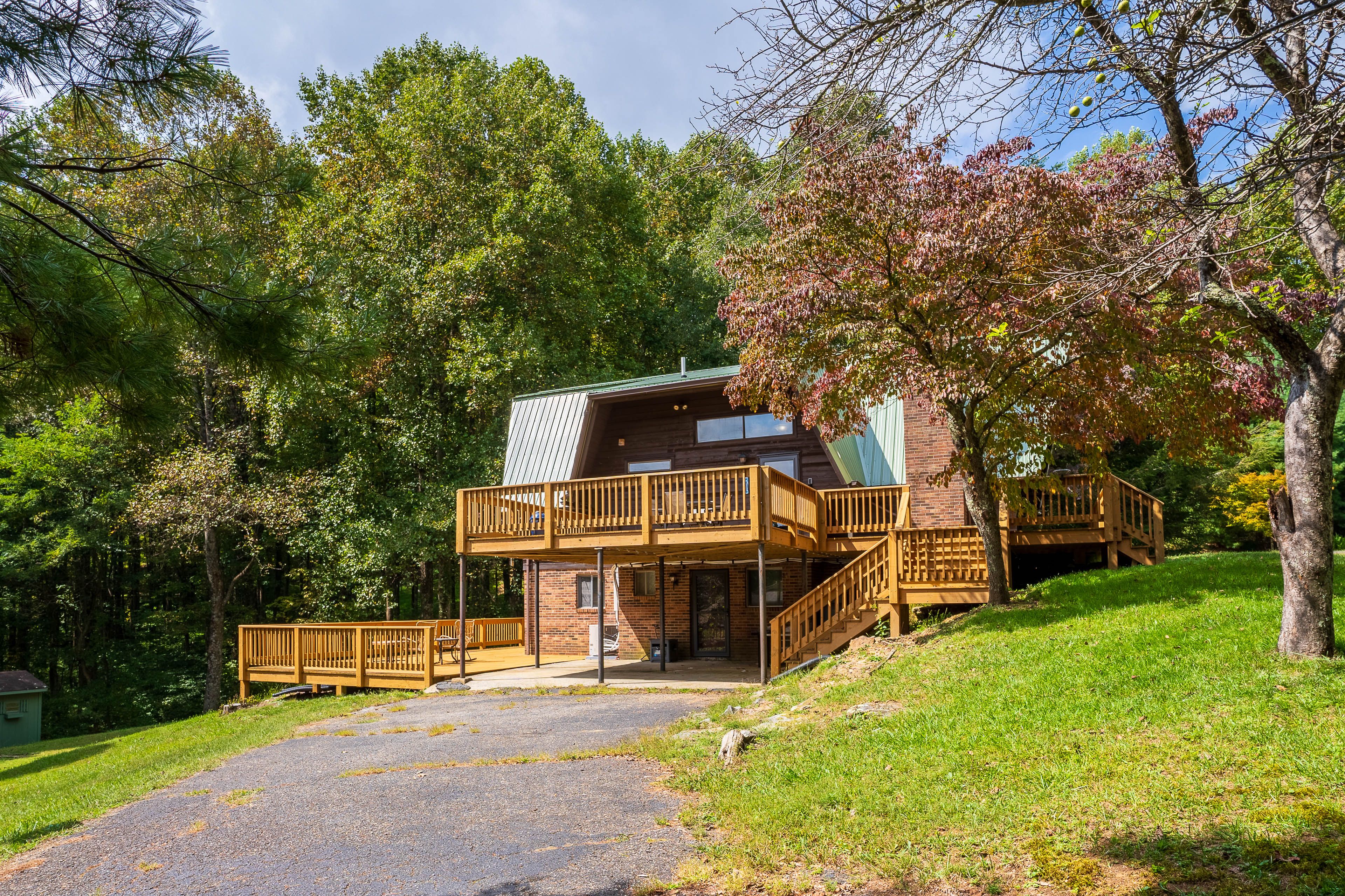 Cabin Exterior | Driveway Parking (4 Vehicles)
