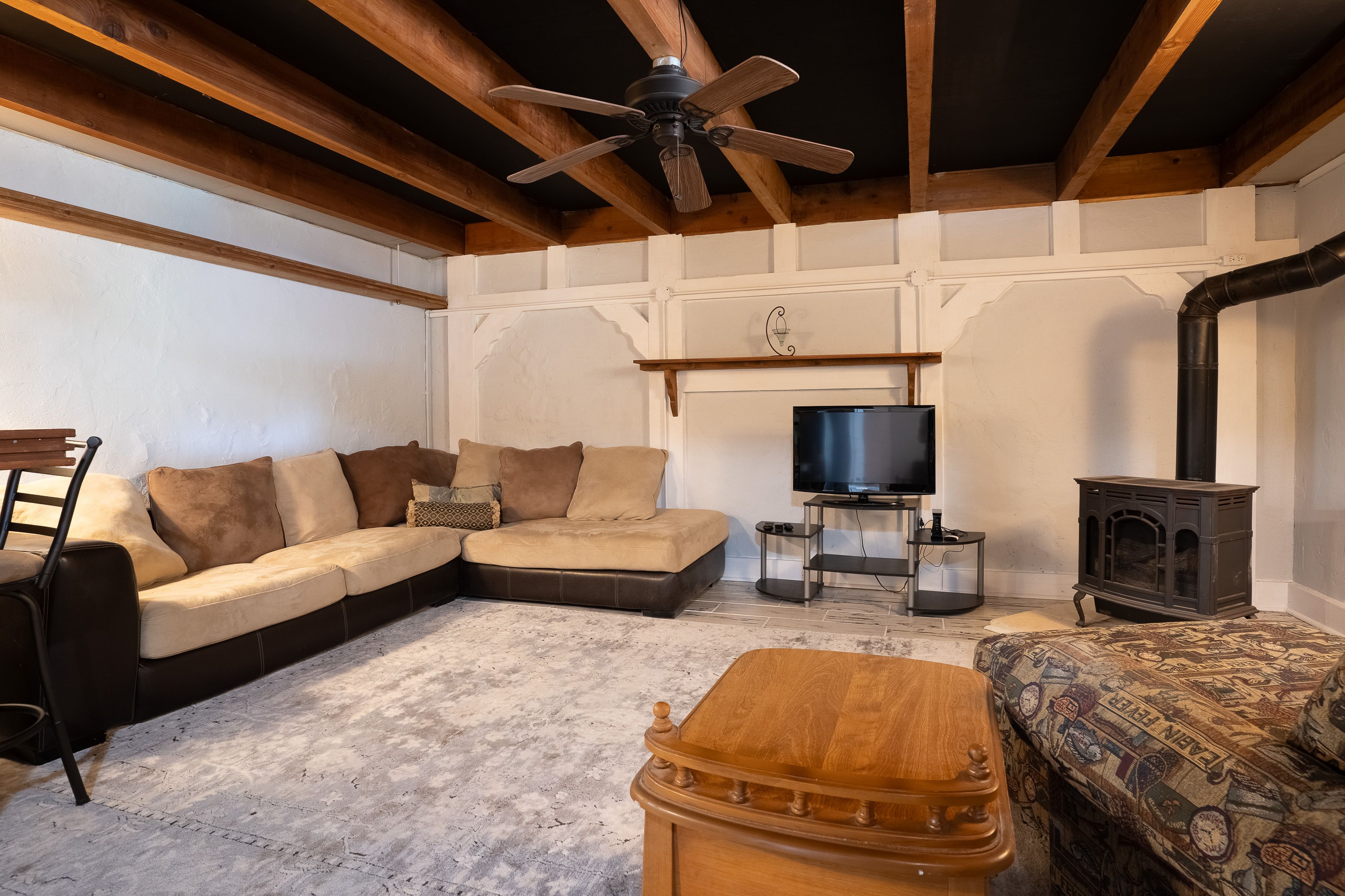 Basement | TV Lounge Area
