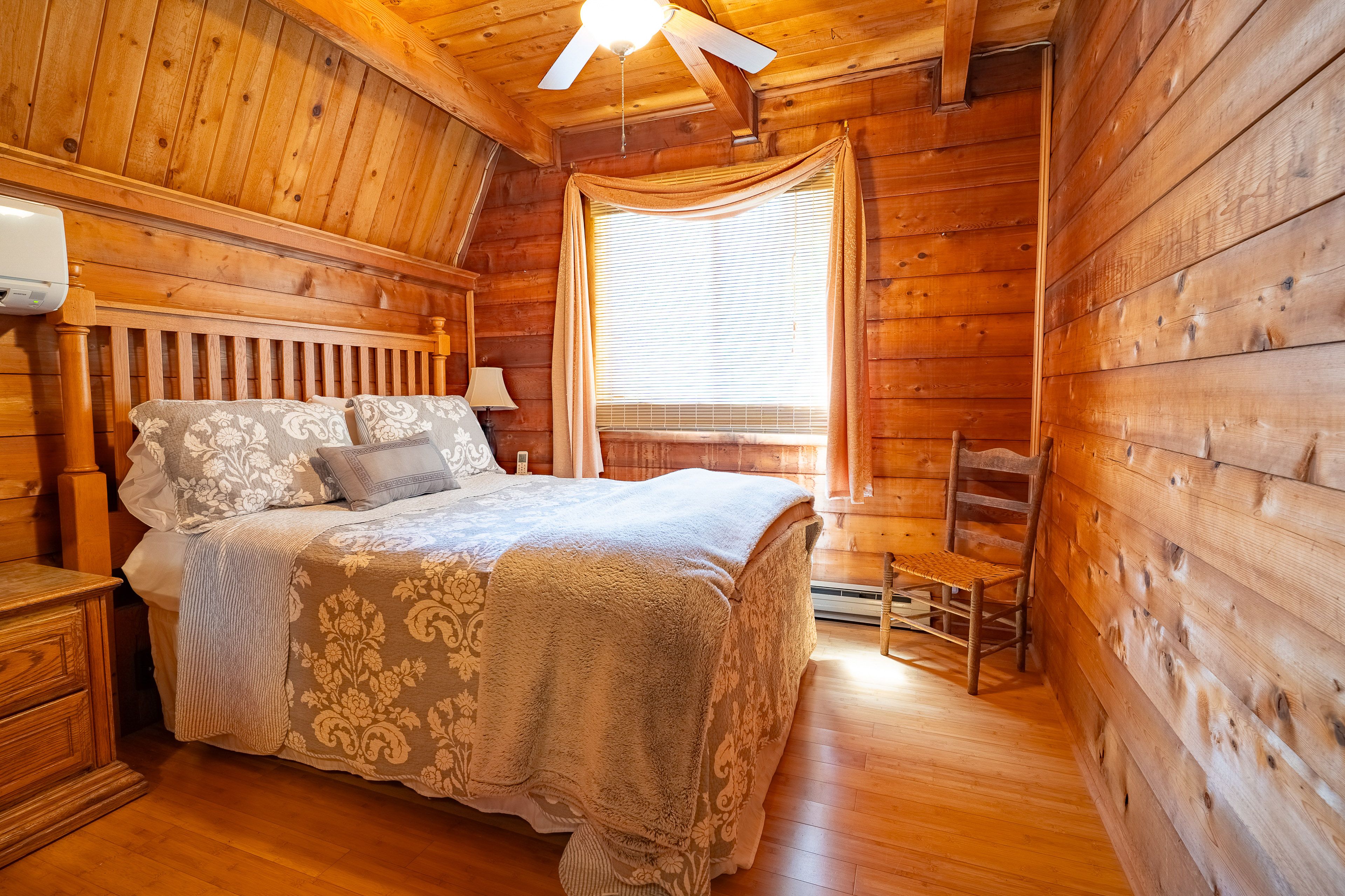 Bedroom 2 | Full Bed | 1st Floor