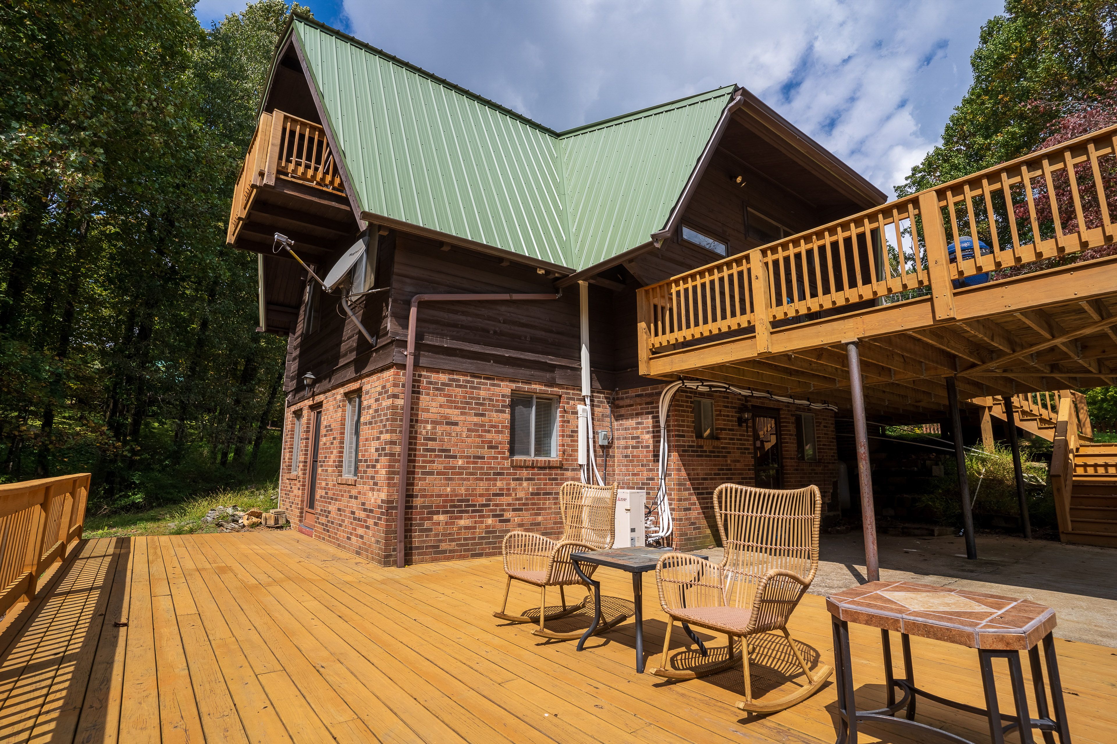 Lower Deck w/ Seating