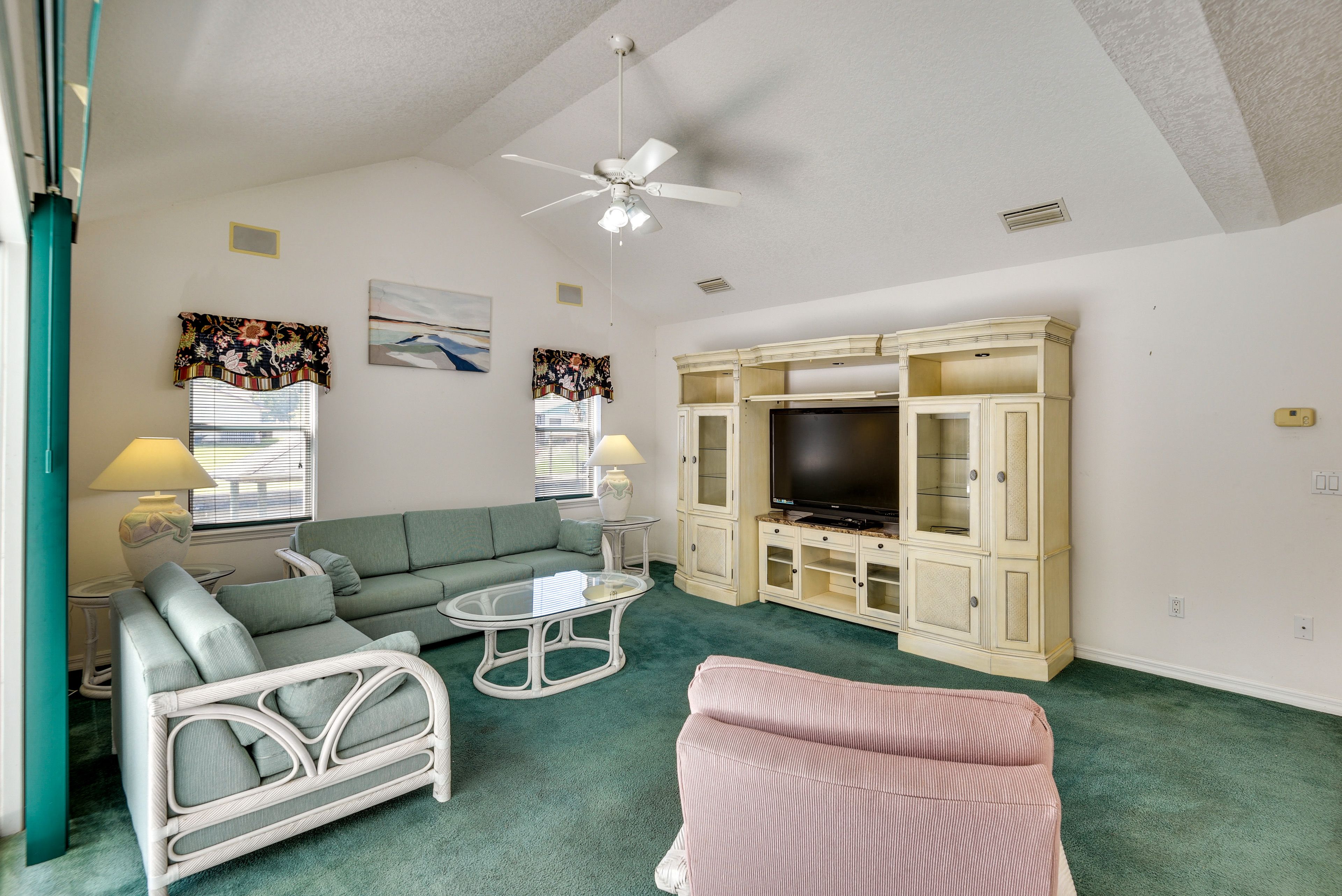 Living Room | Smart TV | Free WiFi | Patio Access