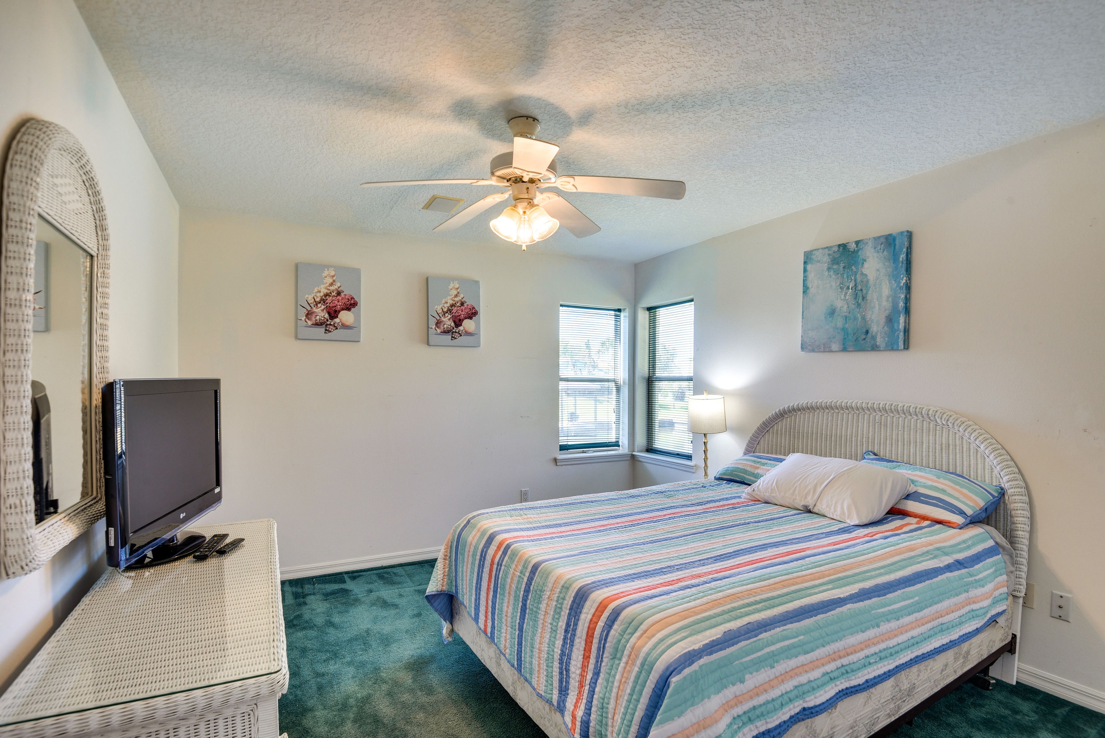 Bedroom 3 | Queen Bed | Smart TV