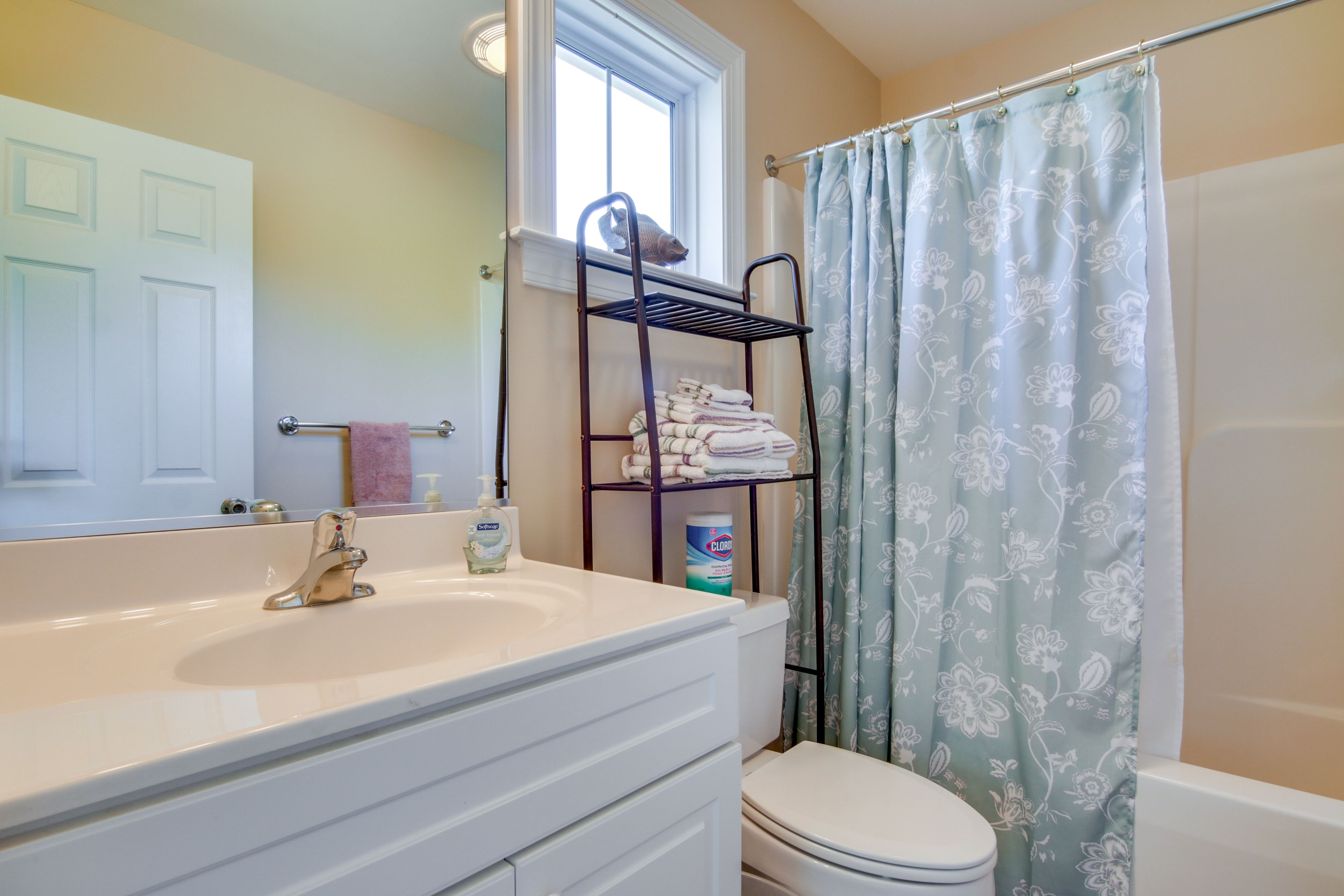 En-Suite Bathroom | 2nd Floor