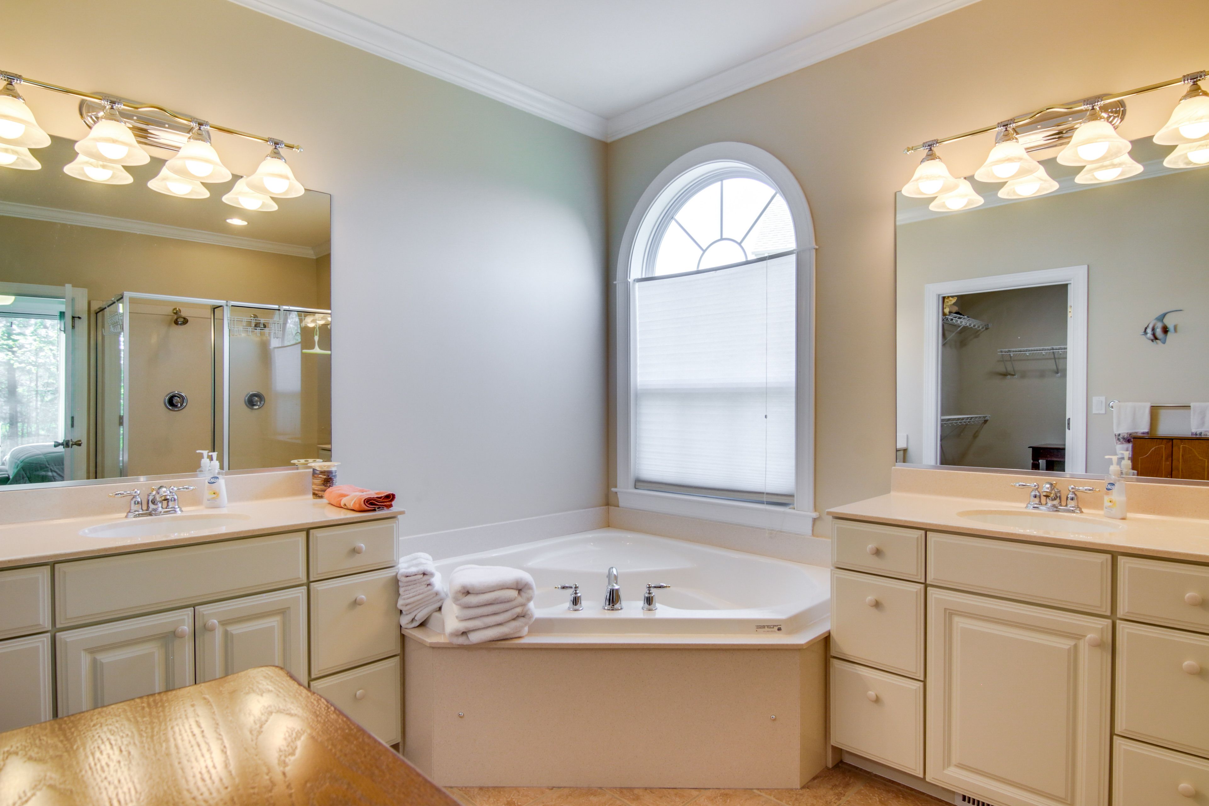En-Suite Bathroom | 1st Floor