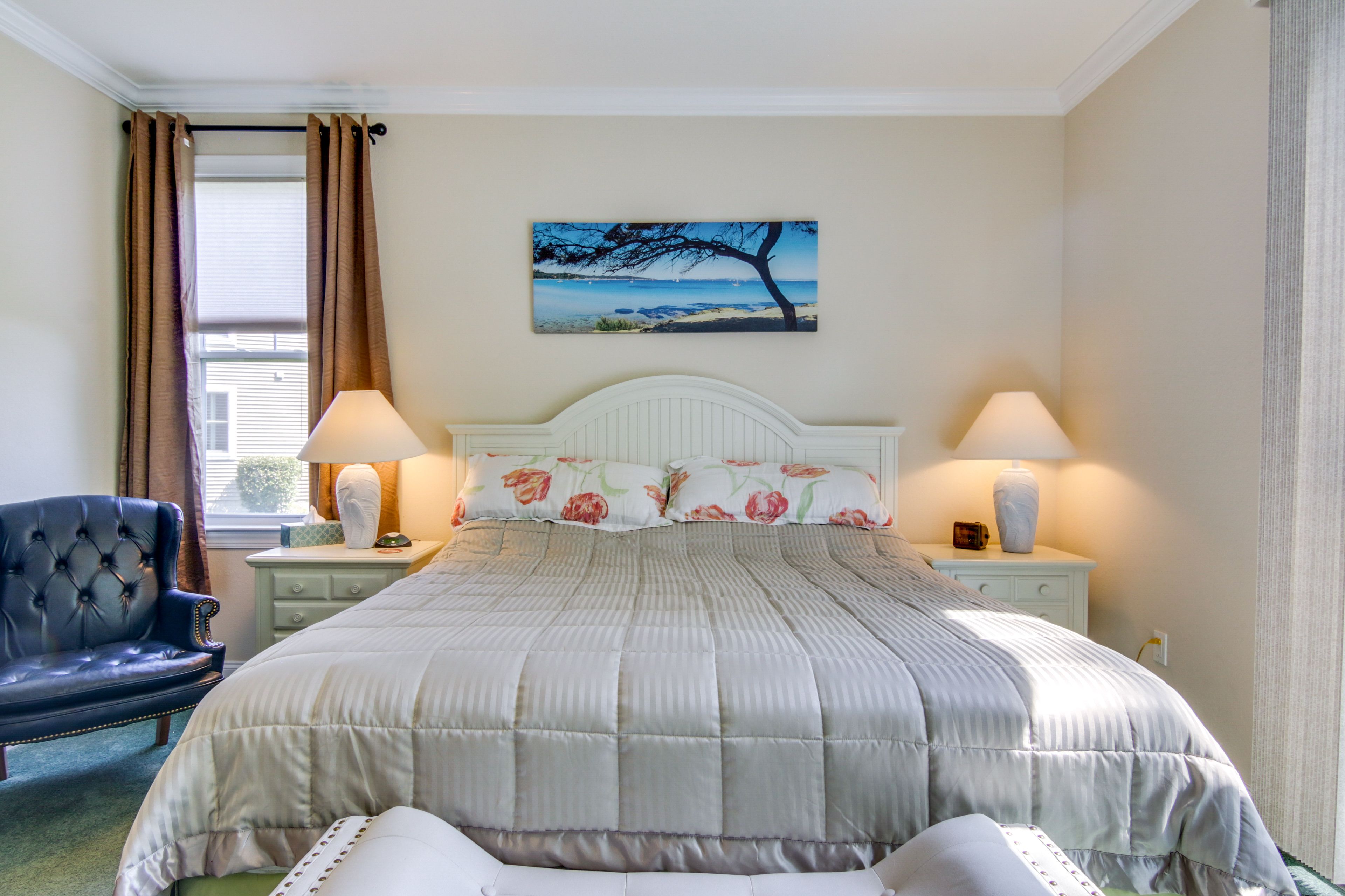 Bedroom 1 | King Bed | 1st Floor