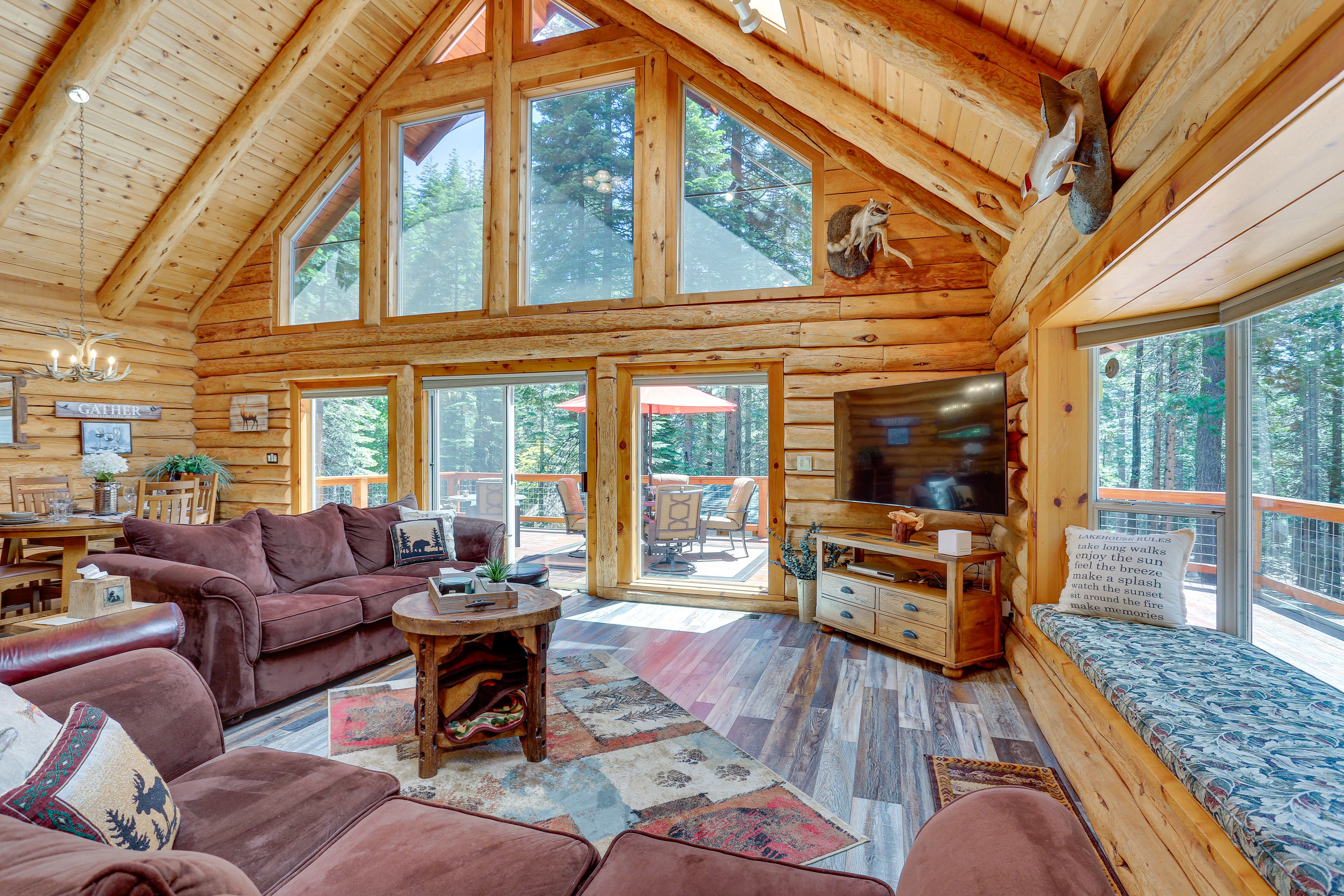 Living Area | Central A/C & Heat | Free WiFi | Cable TV | Wood-Burning Stove