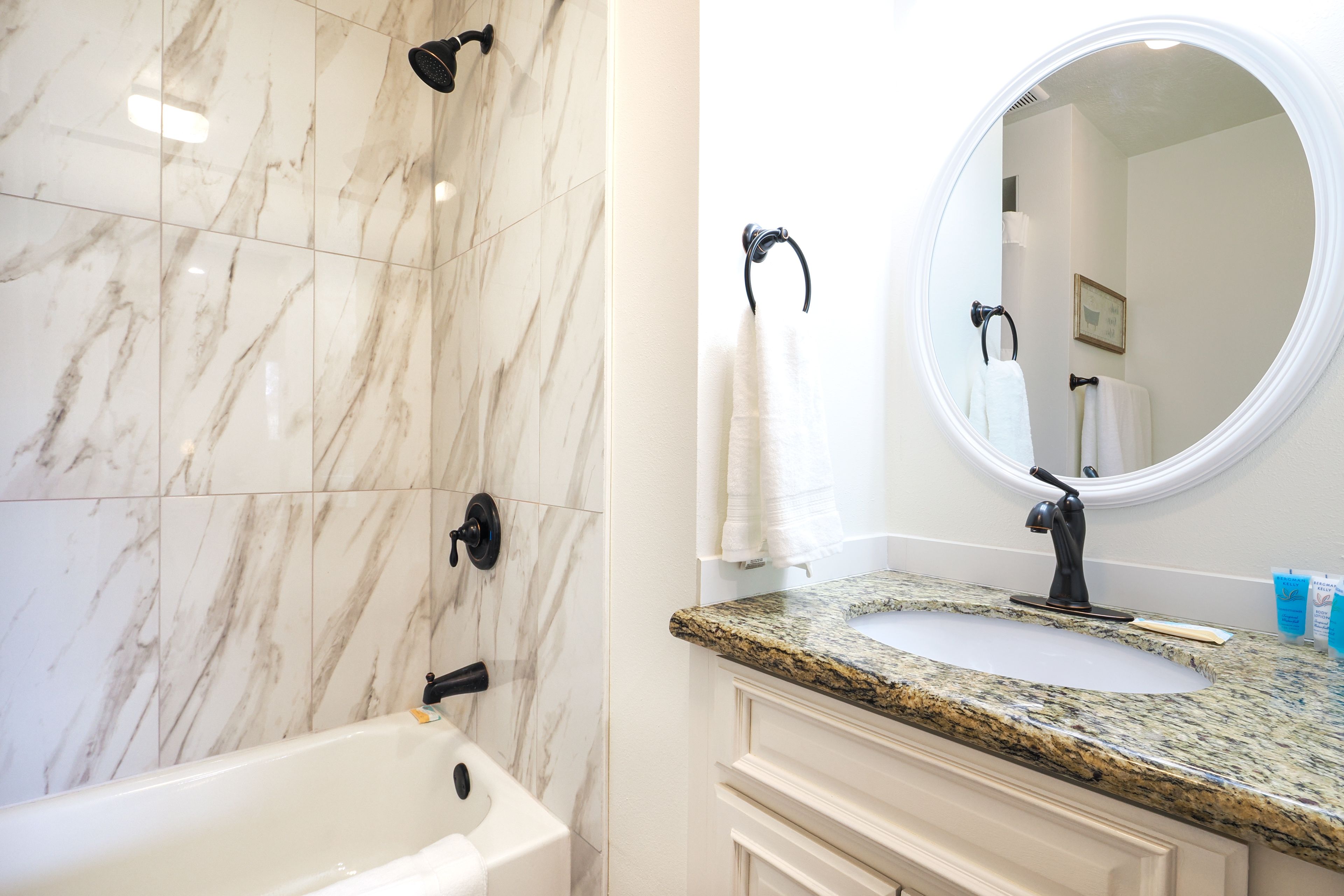 En-Suite Bathroom | Towels Provided | Complimentary Toiletries
