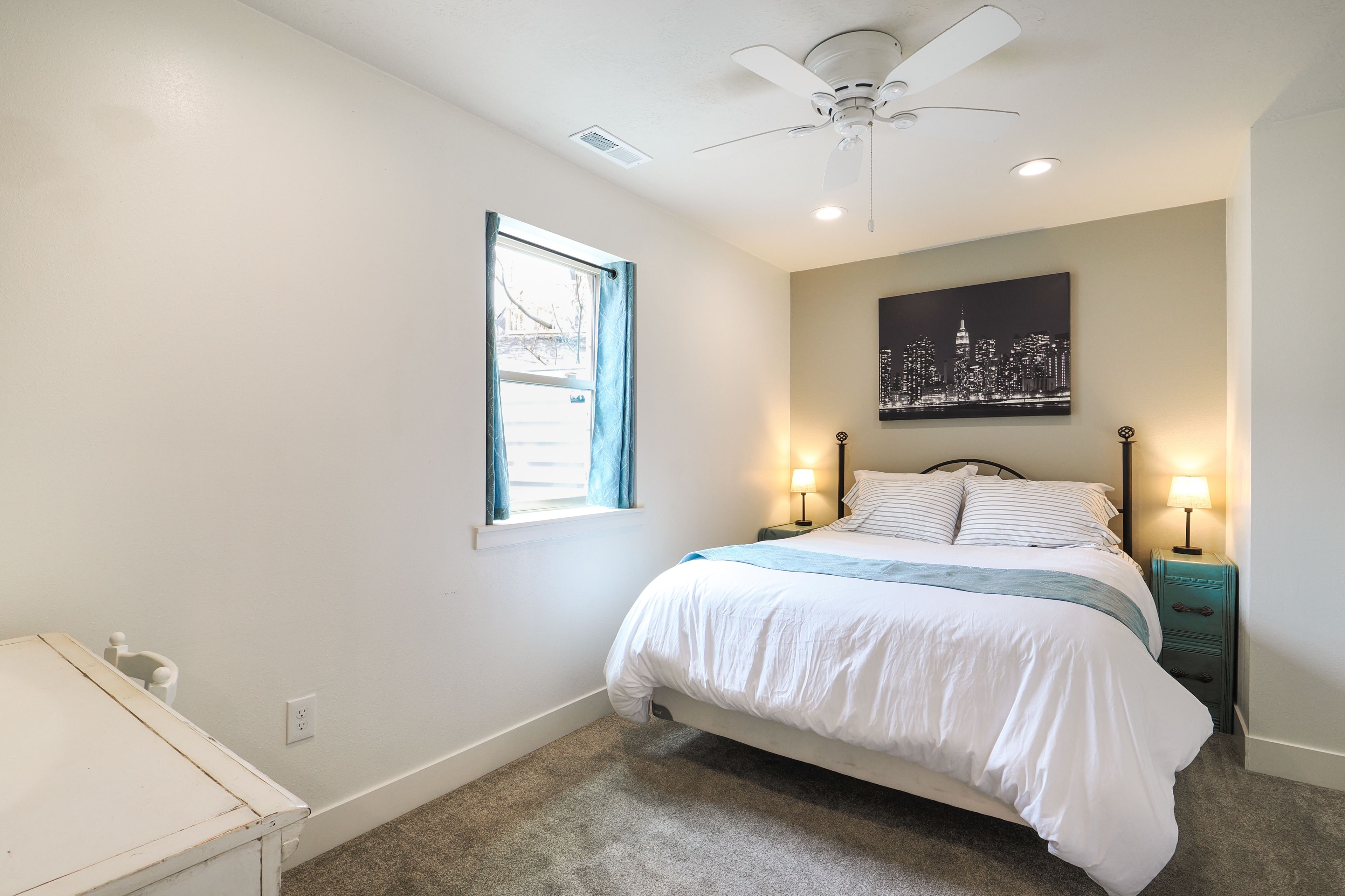 Bedroom 2 | Queen Bed | Smart TV | Workspace