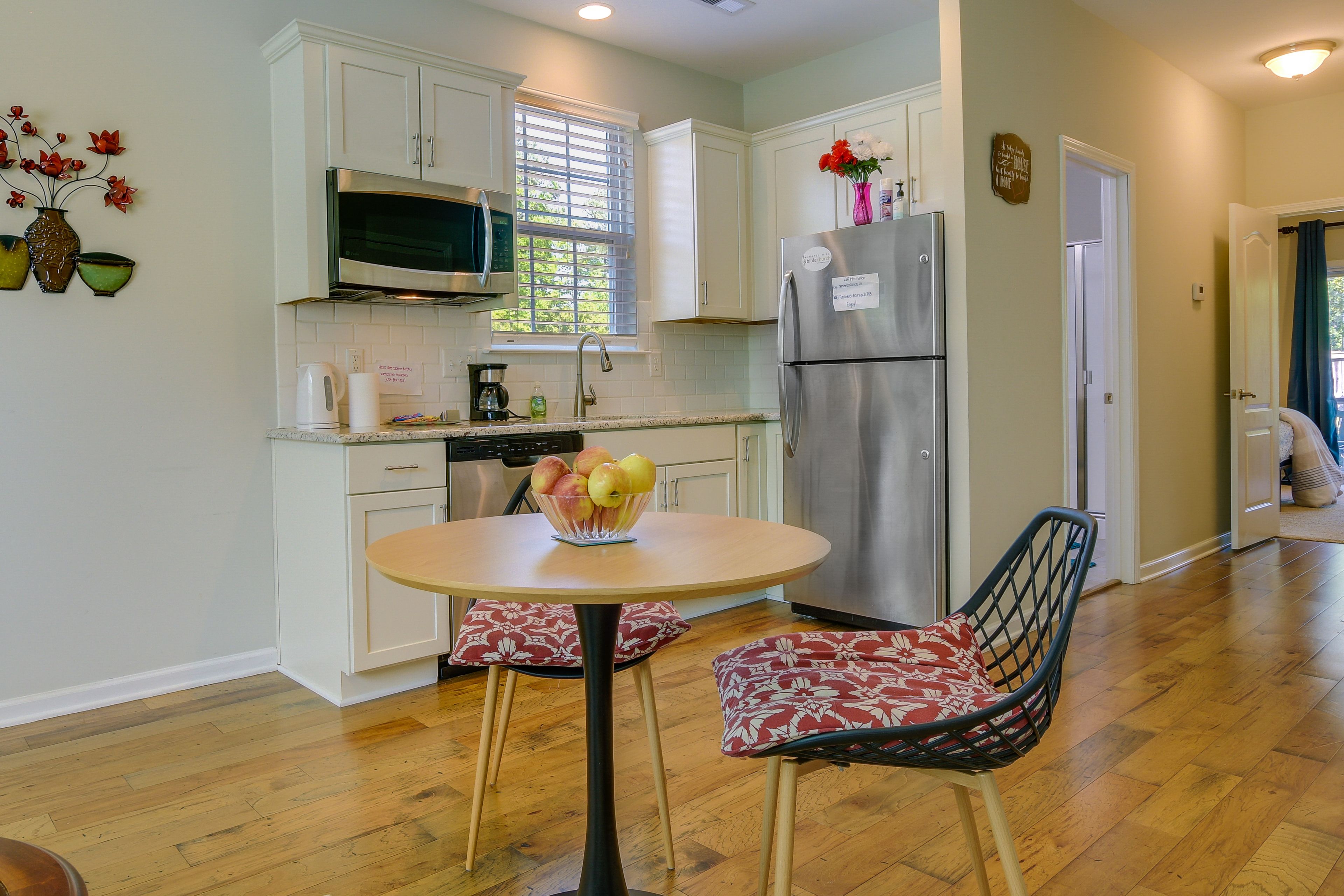 Kitchenette | Dining Area