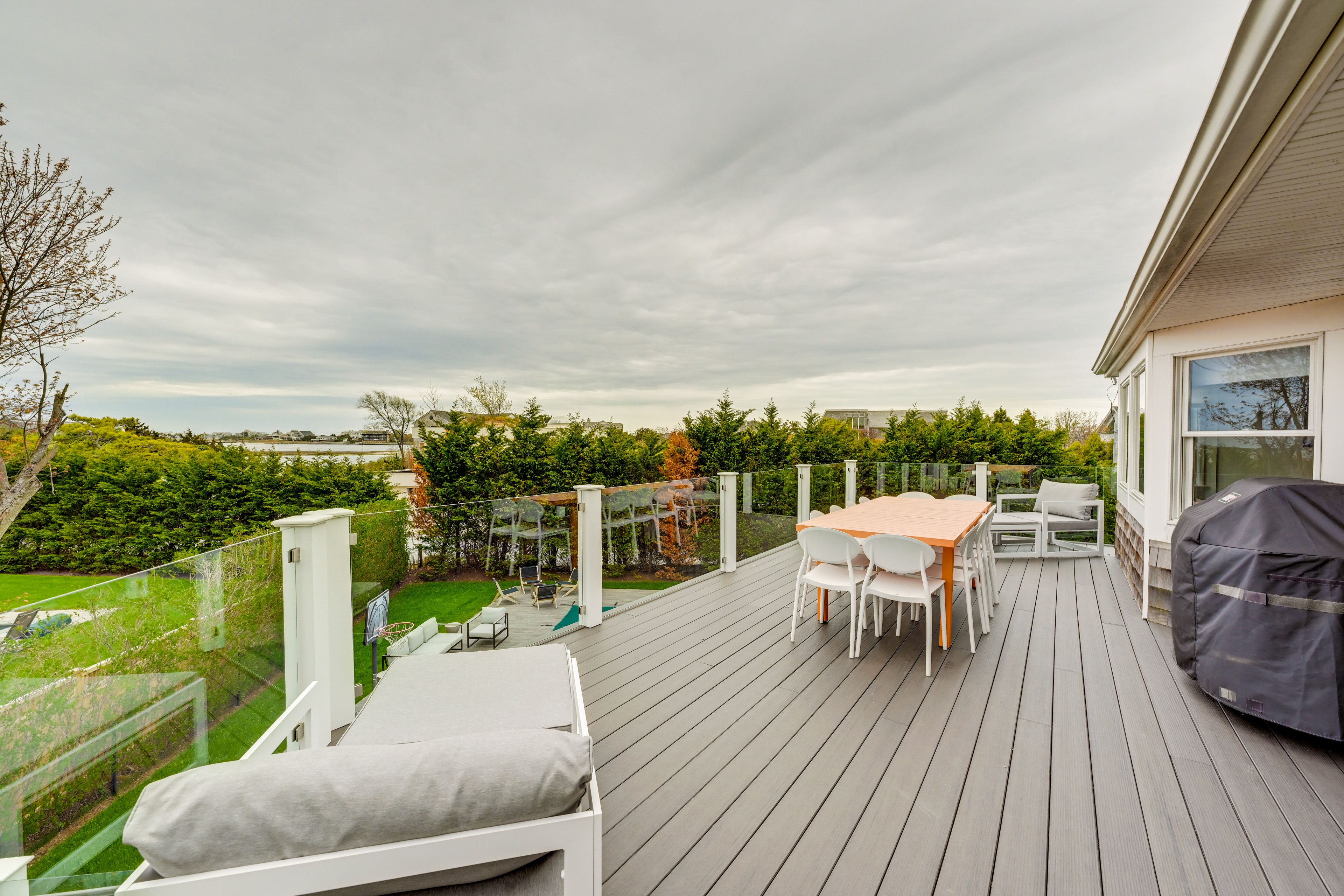 Upper Deck