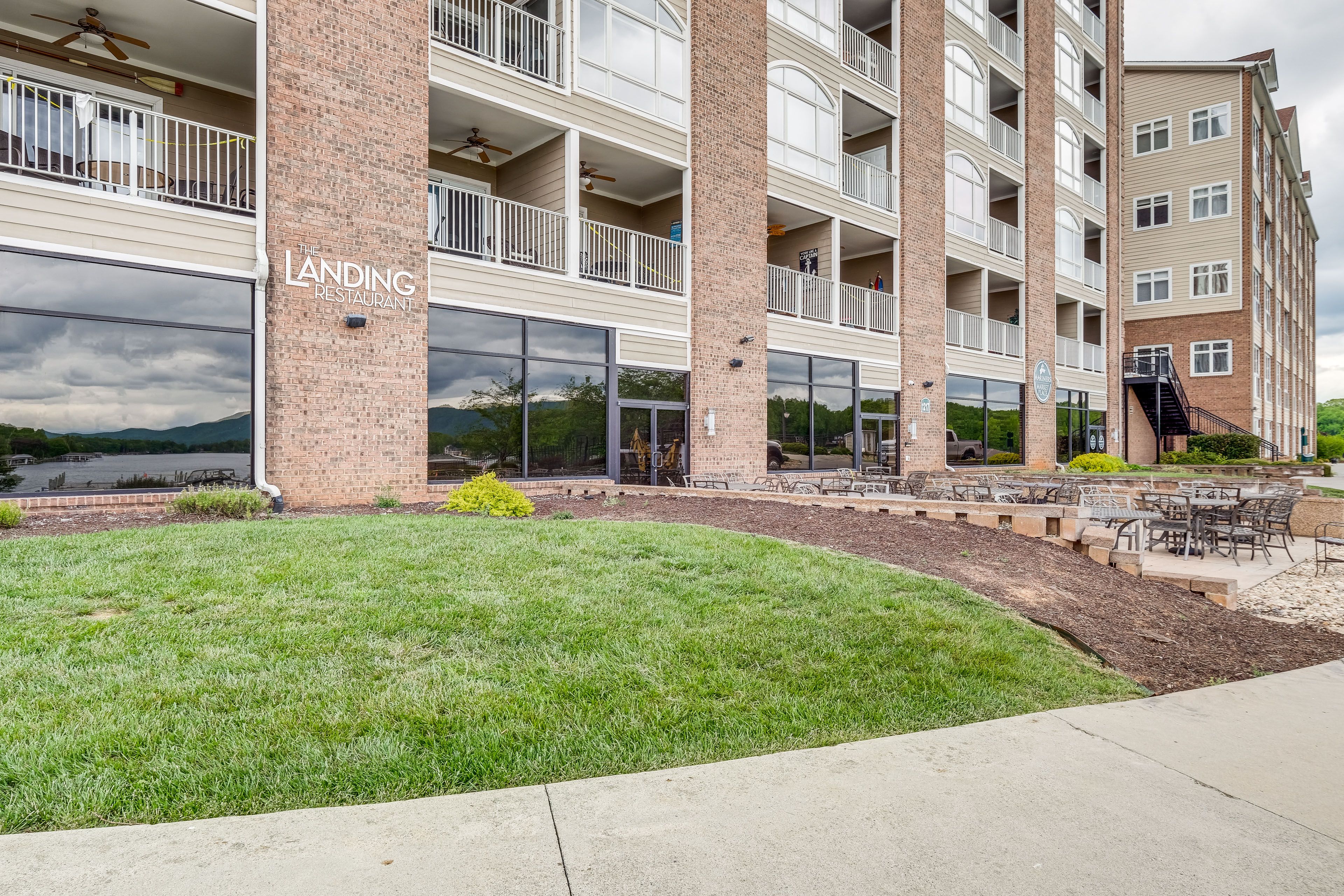 Community Amenities | Fitness Center | Game Room | Restaurant + Store