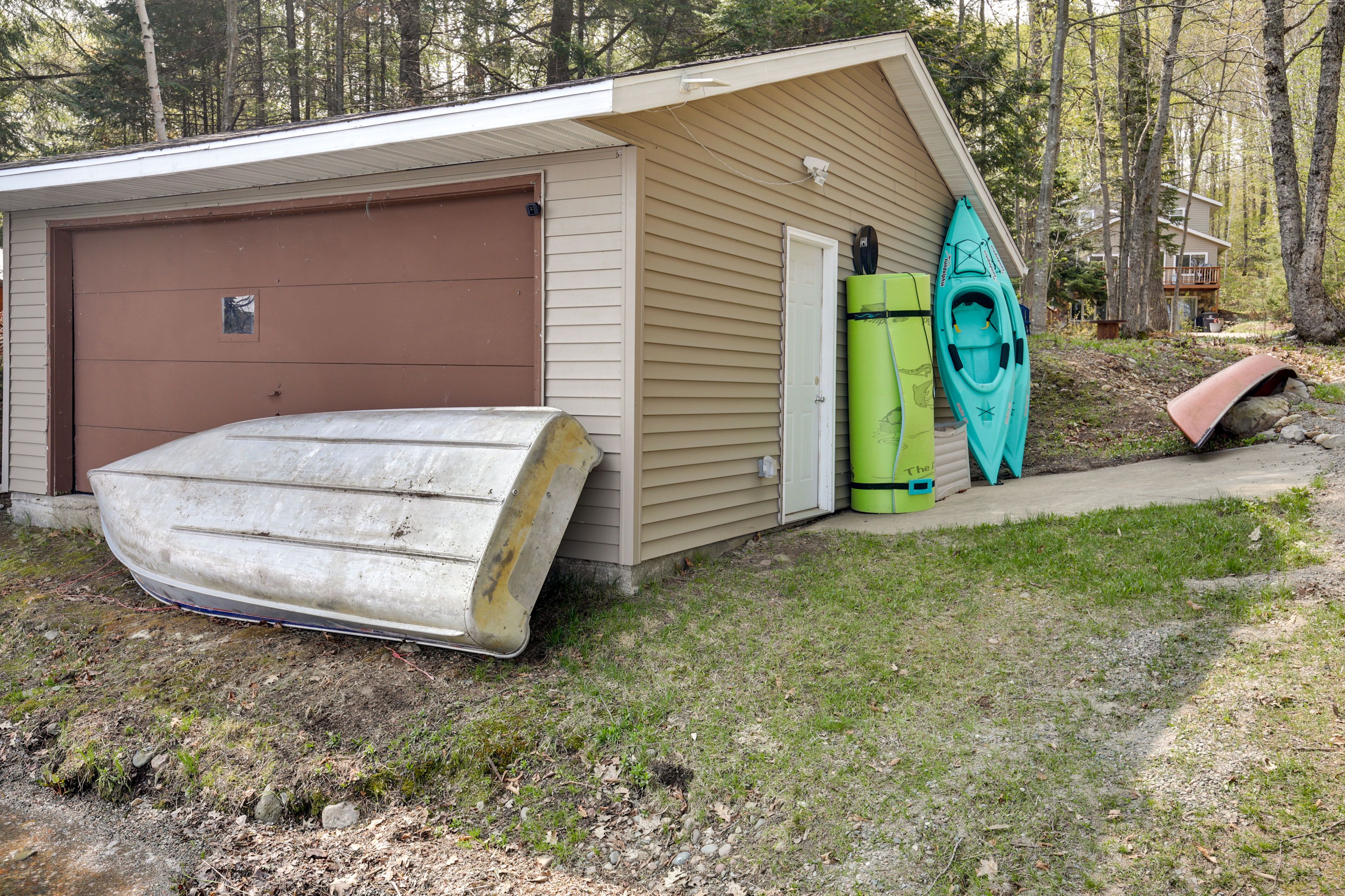 Boathouse (No Guest Access) | Rowboat | Kayaks | Canoe