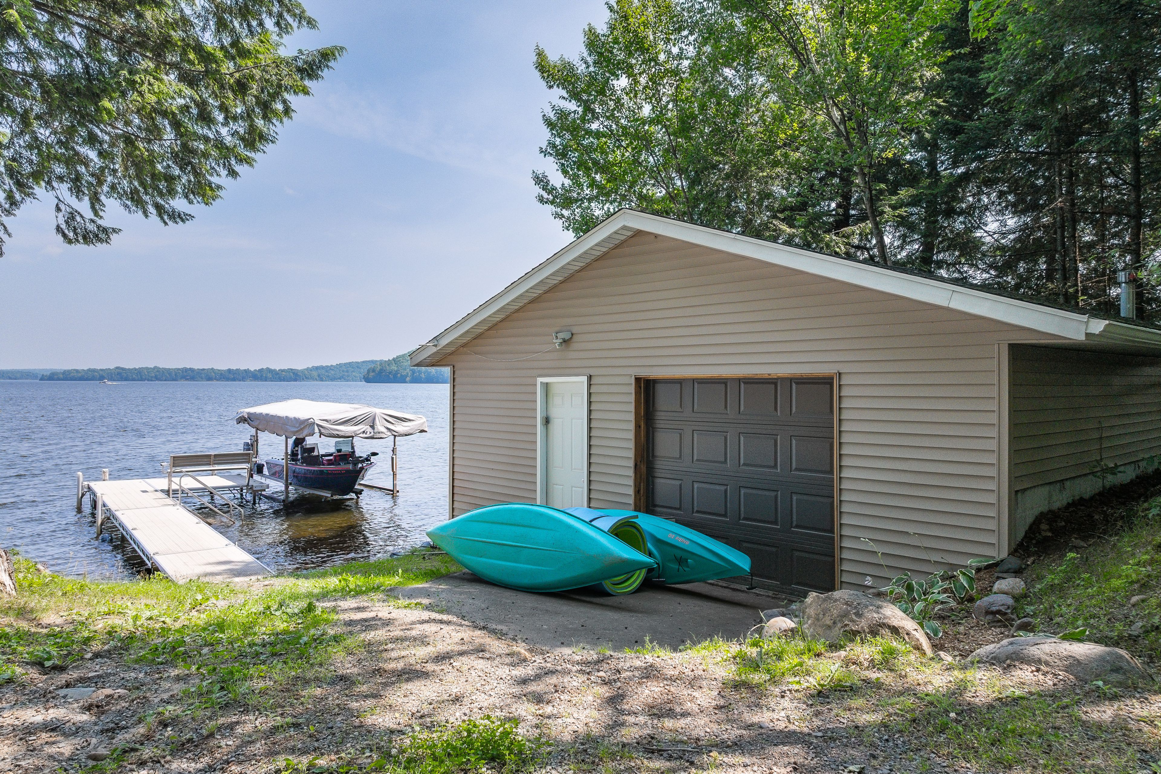 Boathouse (No Guest Access) | Rowboat | Kayaks | Canoe