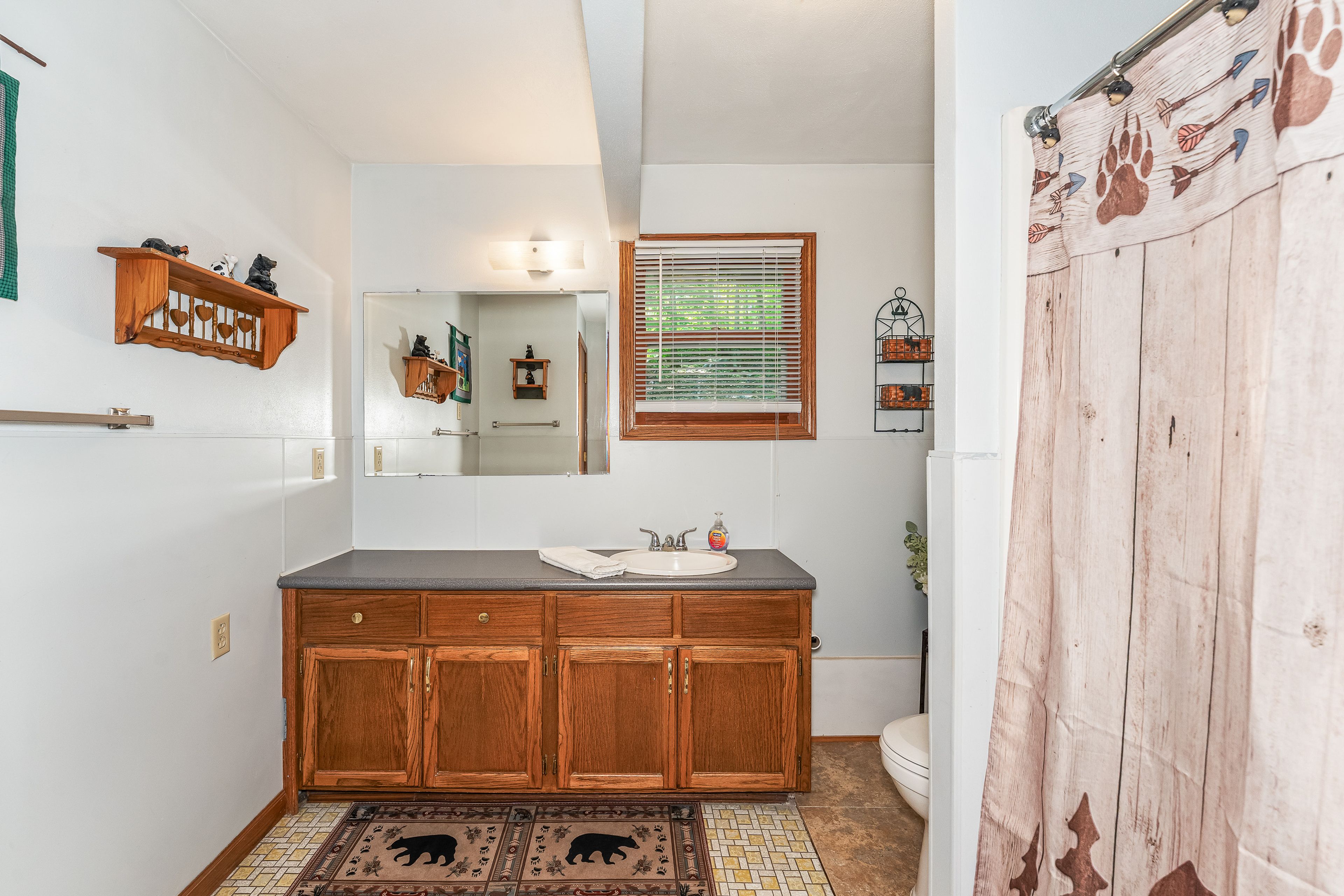 Bathroom | Complimentary Toiletries | Towels