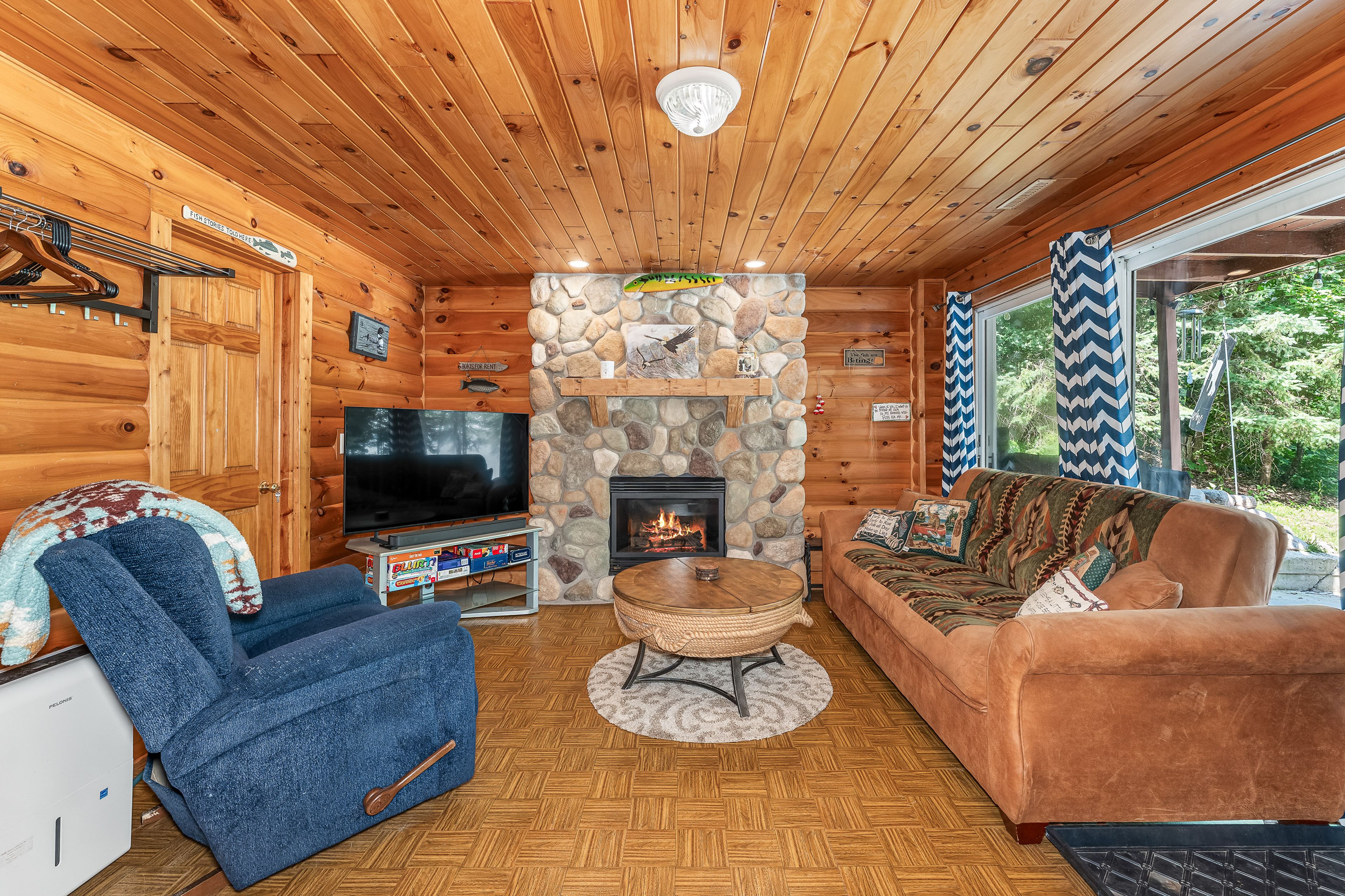 Basement | Full Bed | Queen Futon | Board Games | Xbox | DVD Player