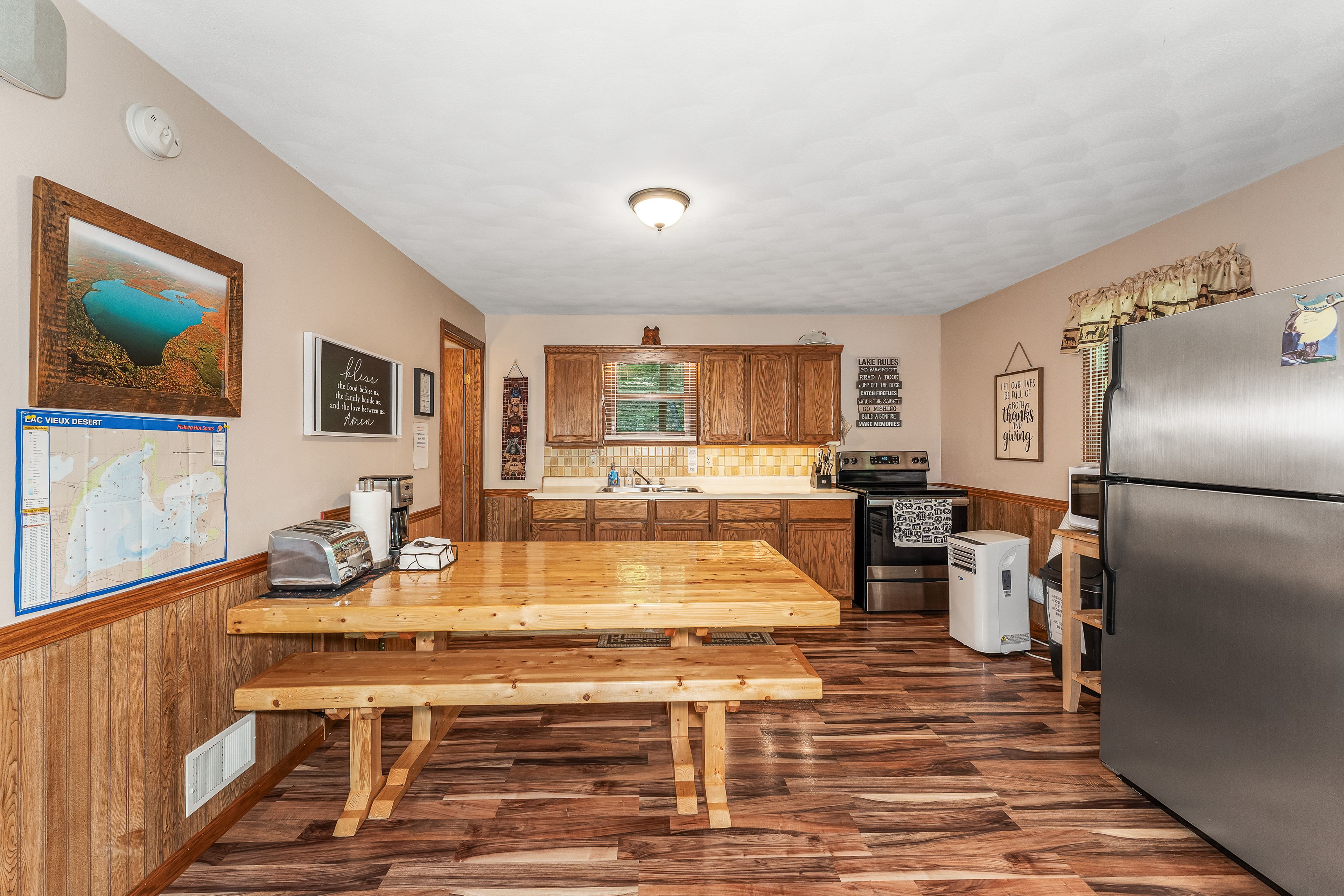 Kitchen | Crockpot | Paper Towels/Trash Bags Provided | High Chair