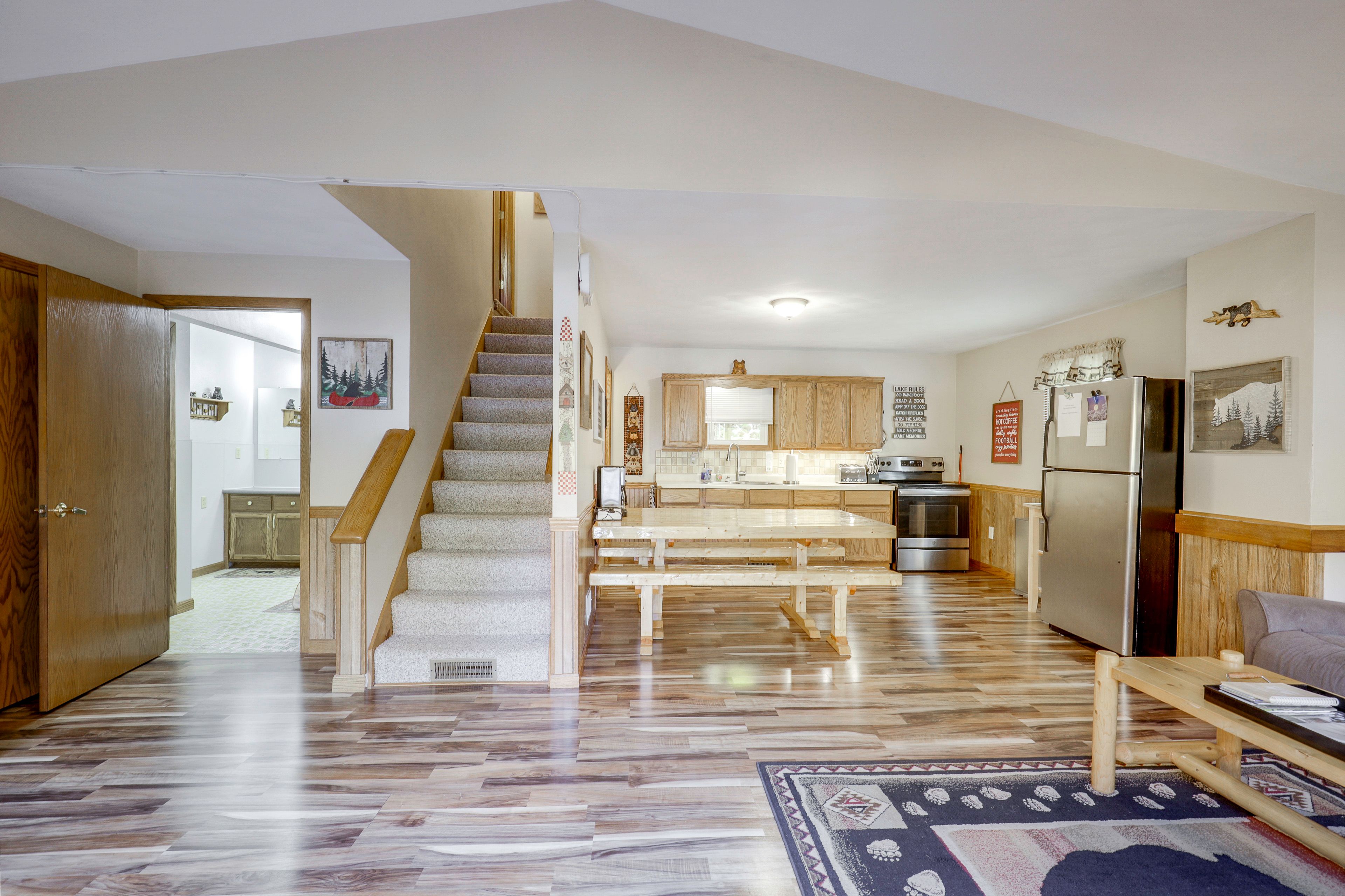 Dining Area | Dishes & Flatware Provided