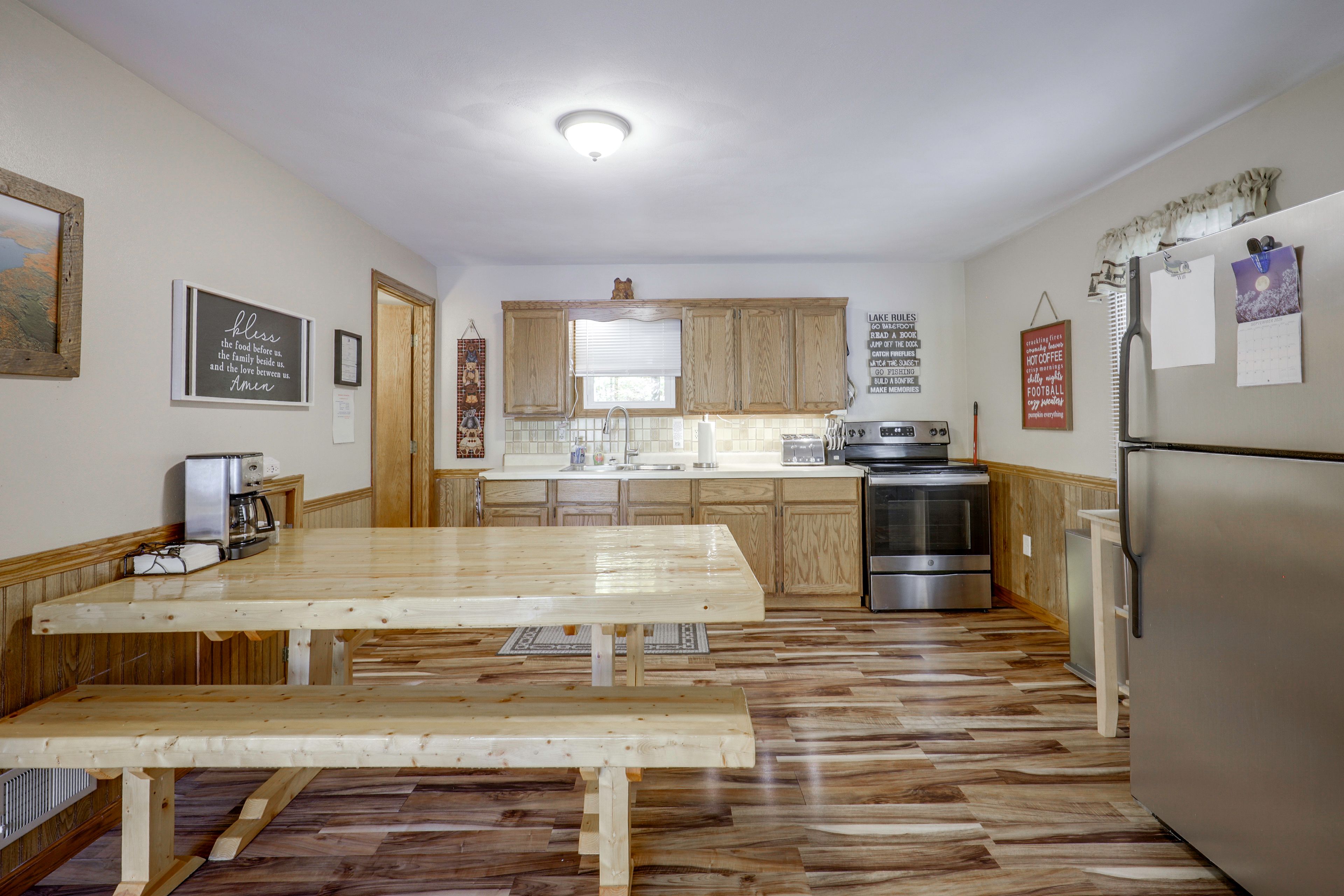 Dining & Kitchen Area | Open Floor Plan