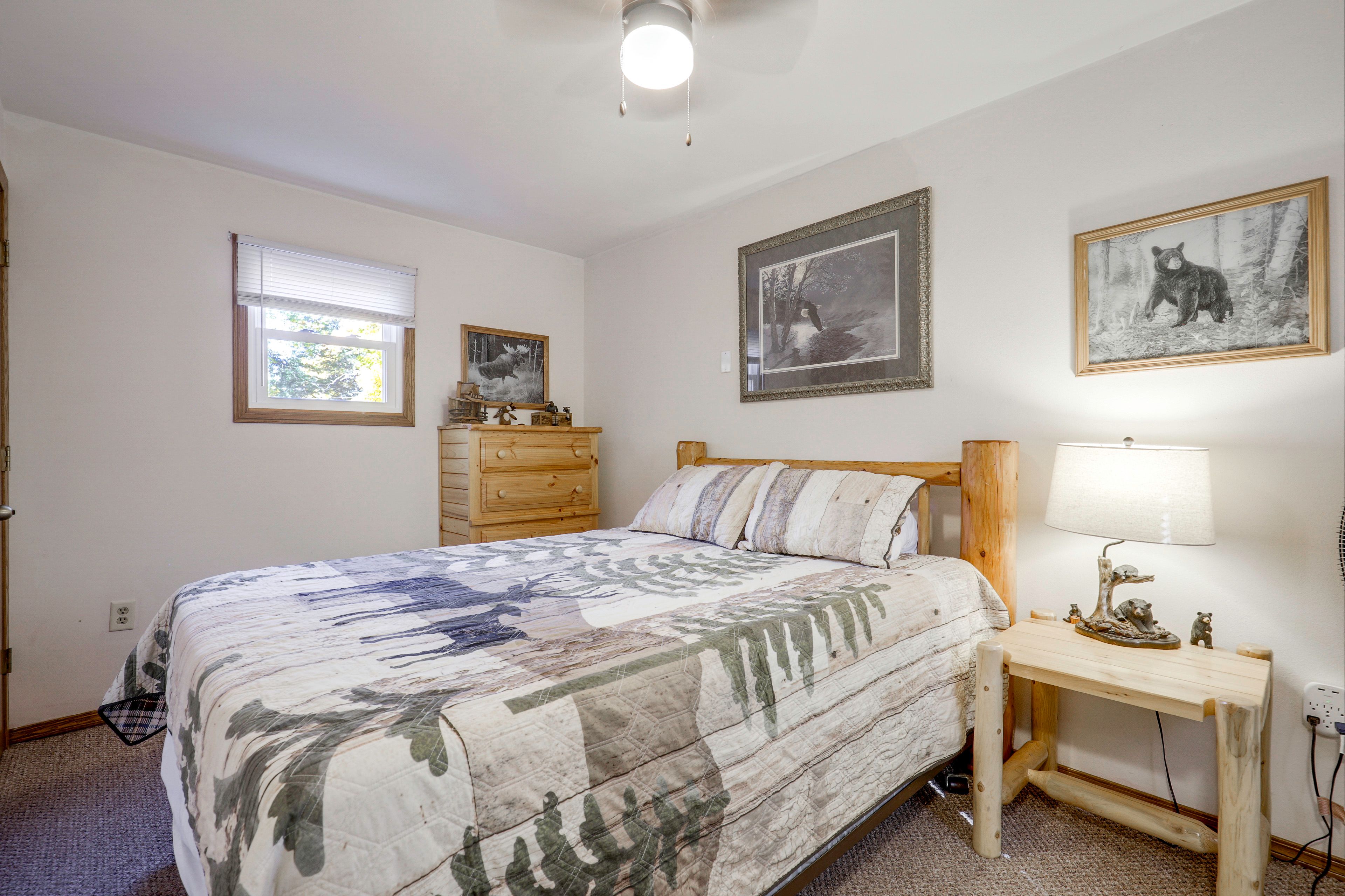 Bedroom 1 | Queen Bed | 2nd Floor | Linens Provided